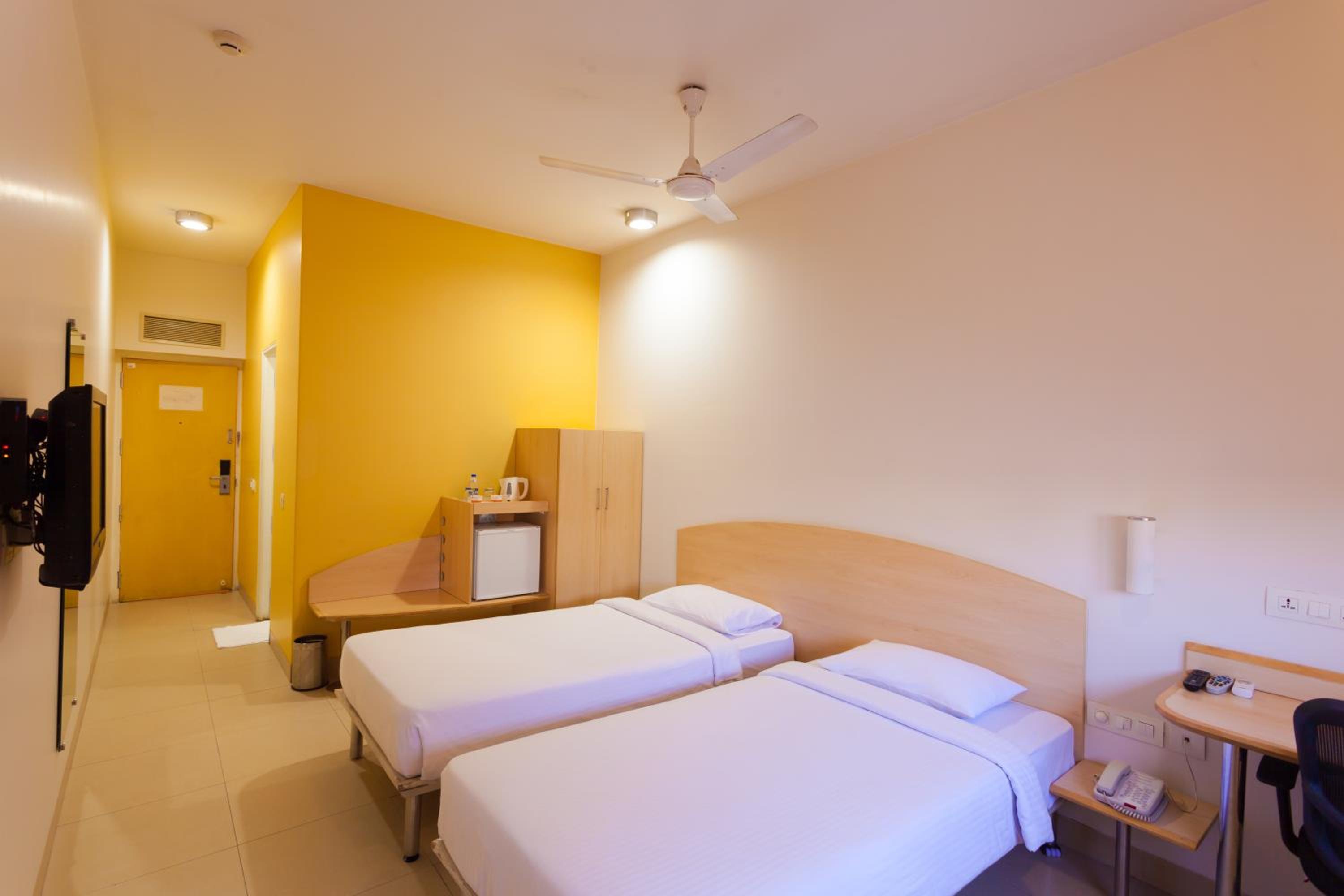 Twin Room - Photo 7