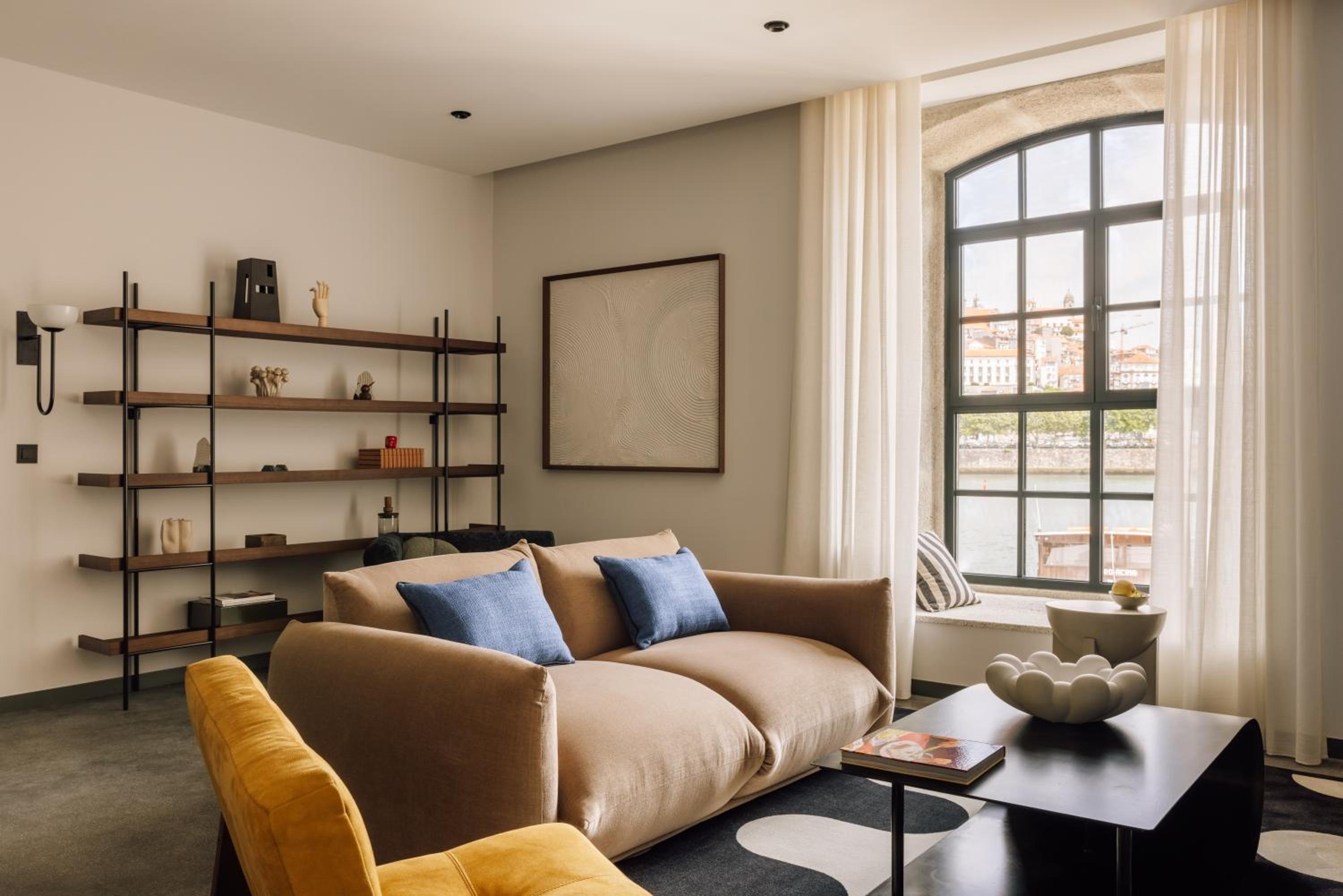 Zweizimmer-Suite mit Flussblick