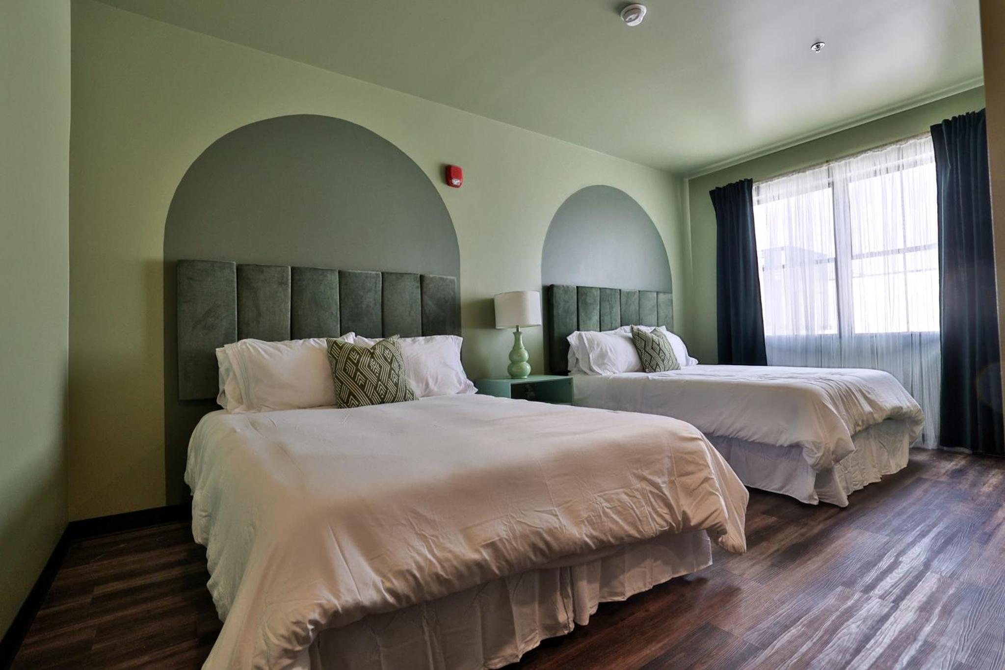 Queen Room photo 1