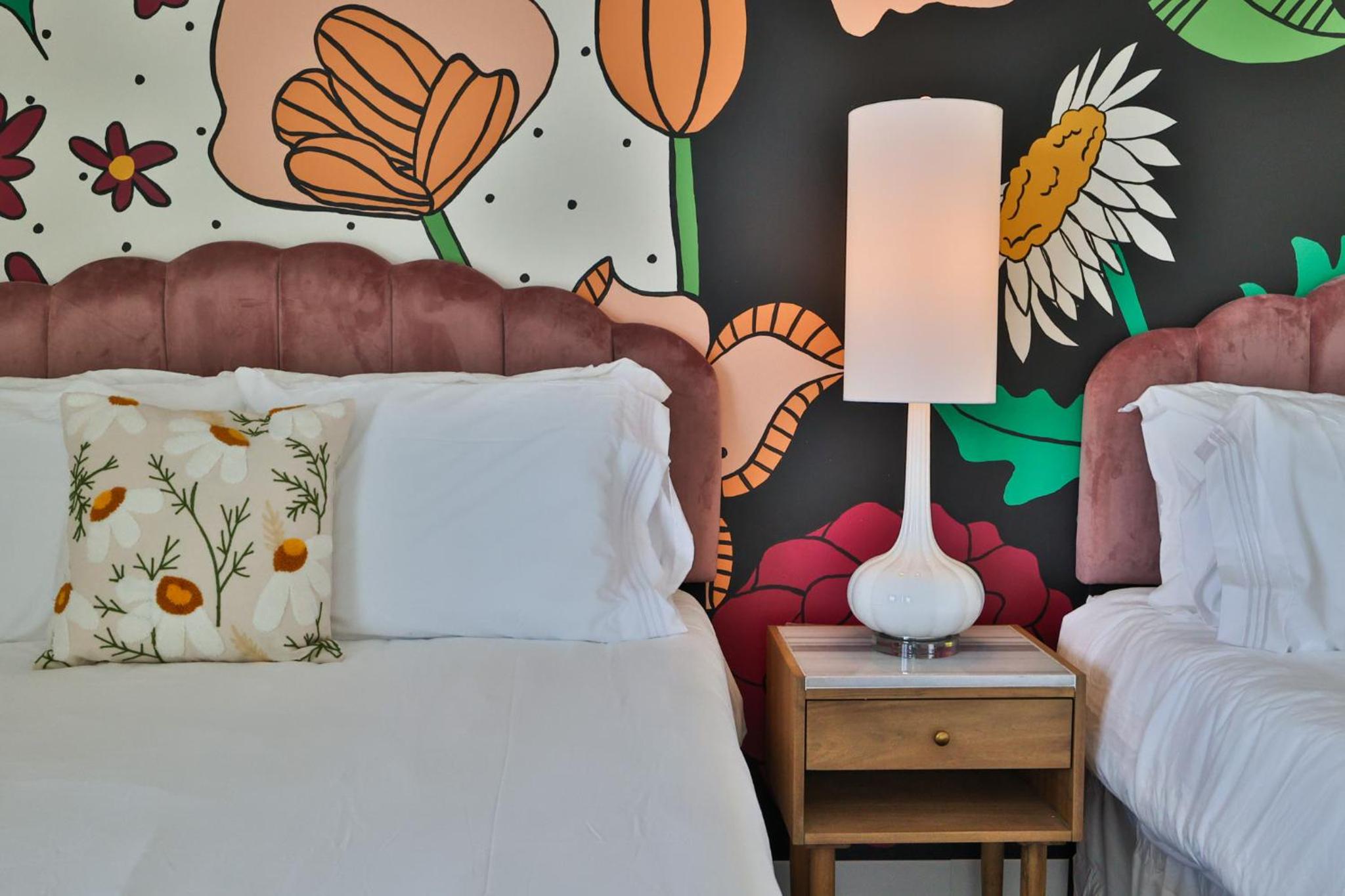 Queen Room photo 1