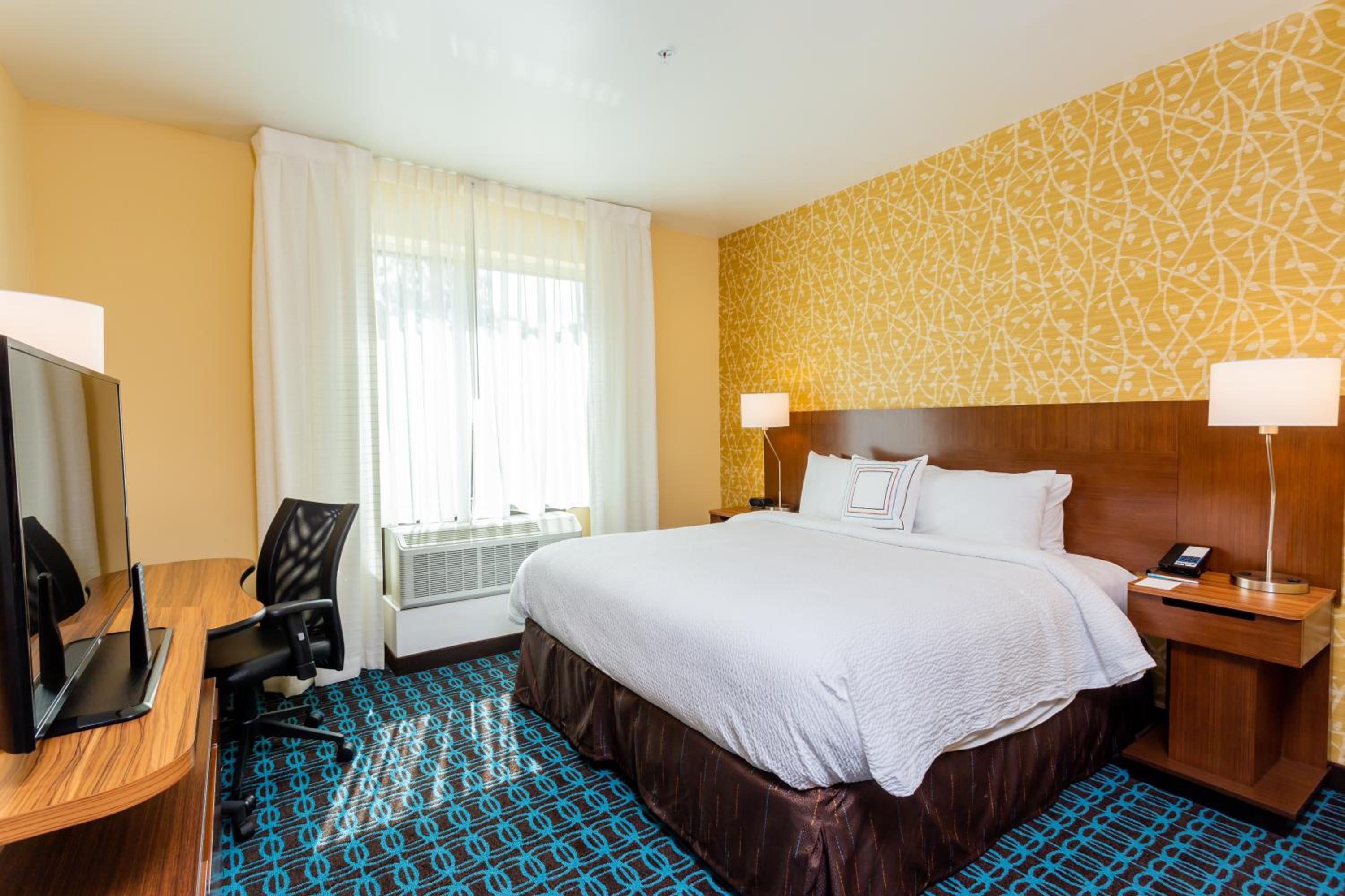 King Room with Roll-in Shower - Mobility and Hearing Accessible photo 2