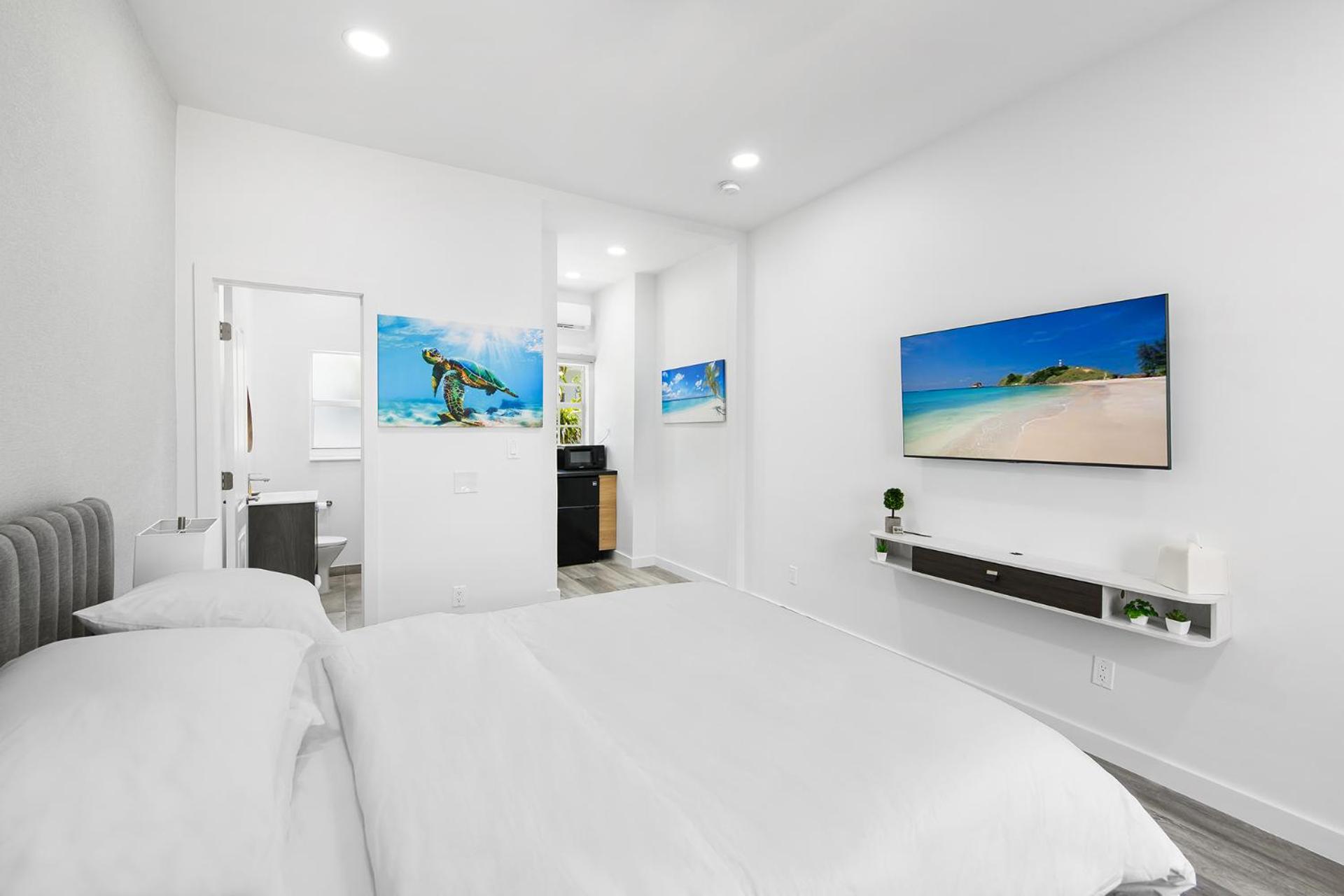 Queen Room with Pool View