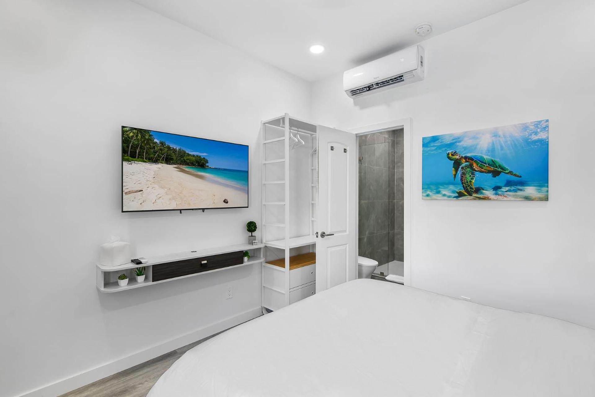 Standard Queen Room