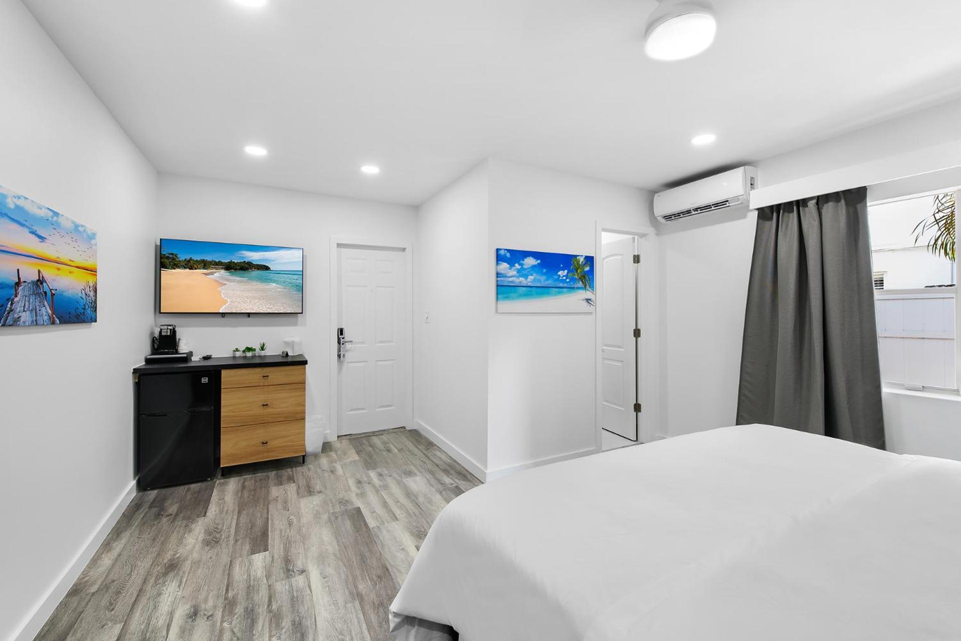 Deluxe King Room photo 3