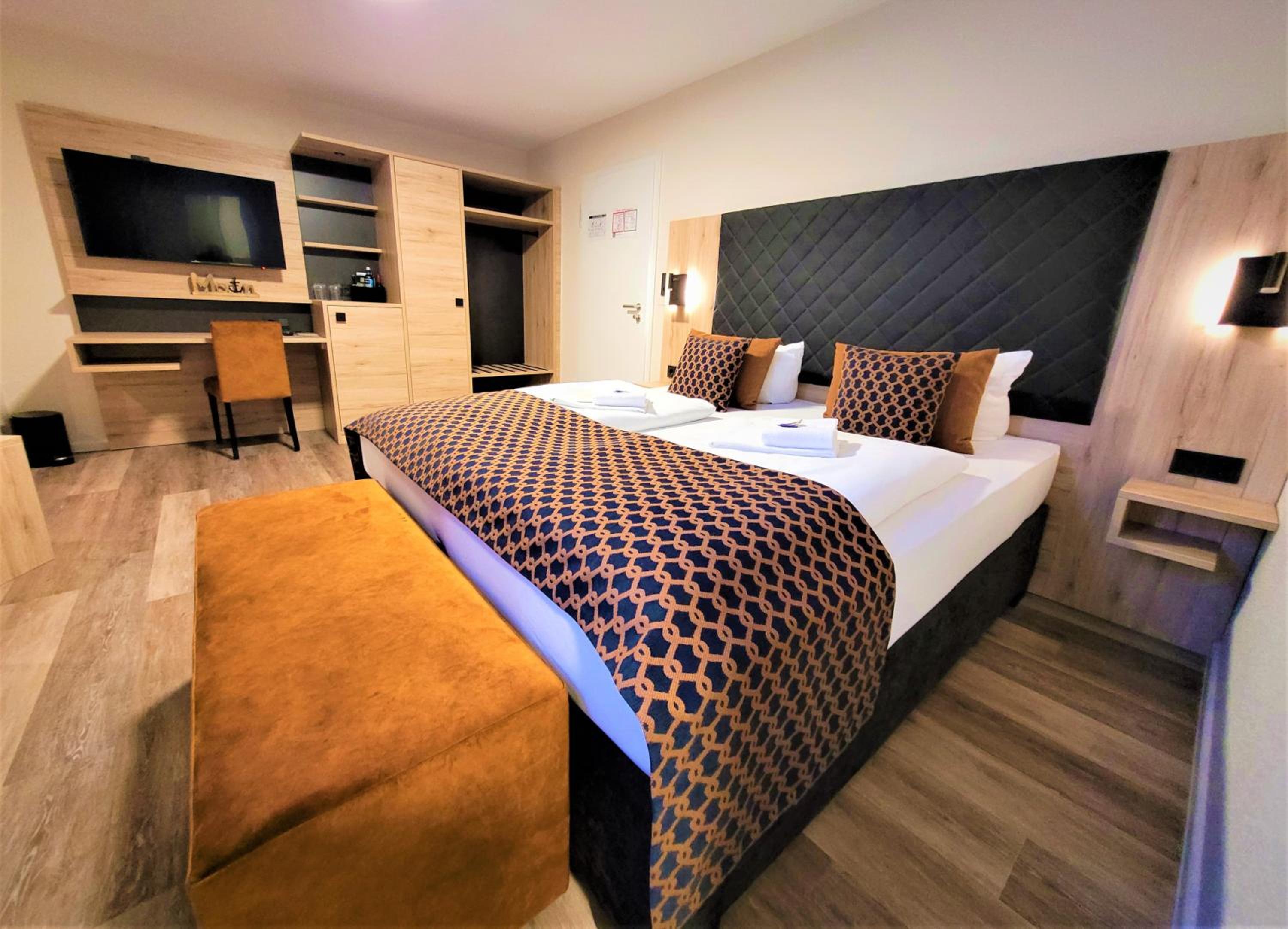 Standard Double Room ****