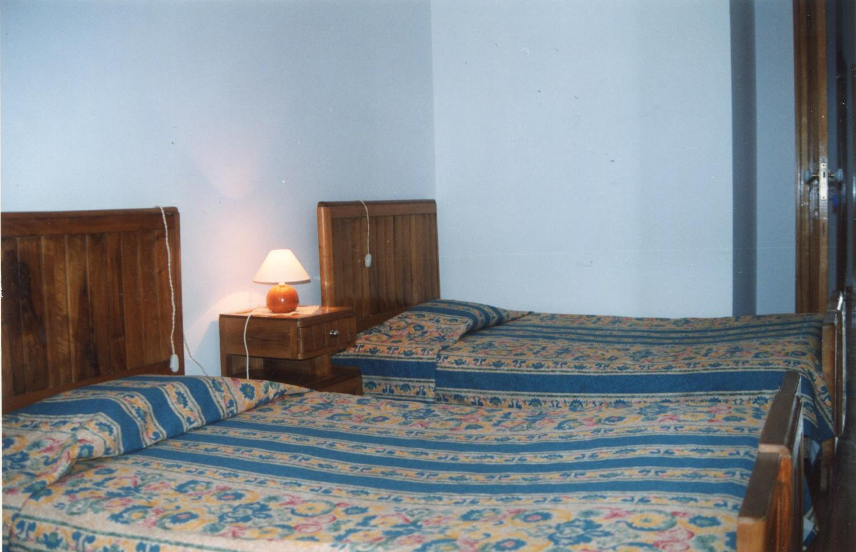 Twin Room with Private Bathroom photo 1