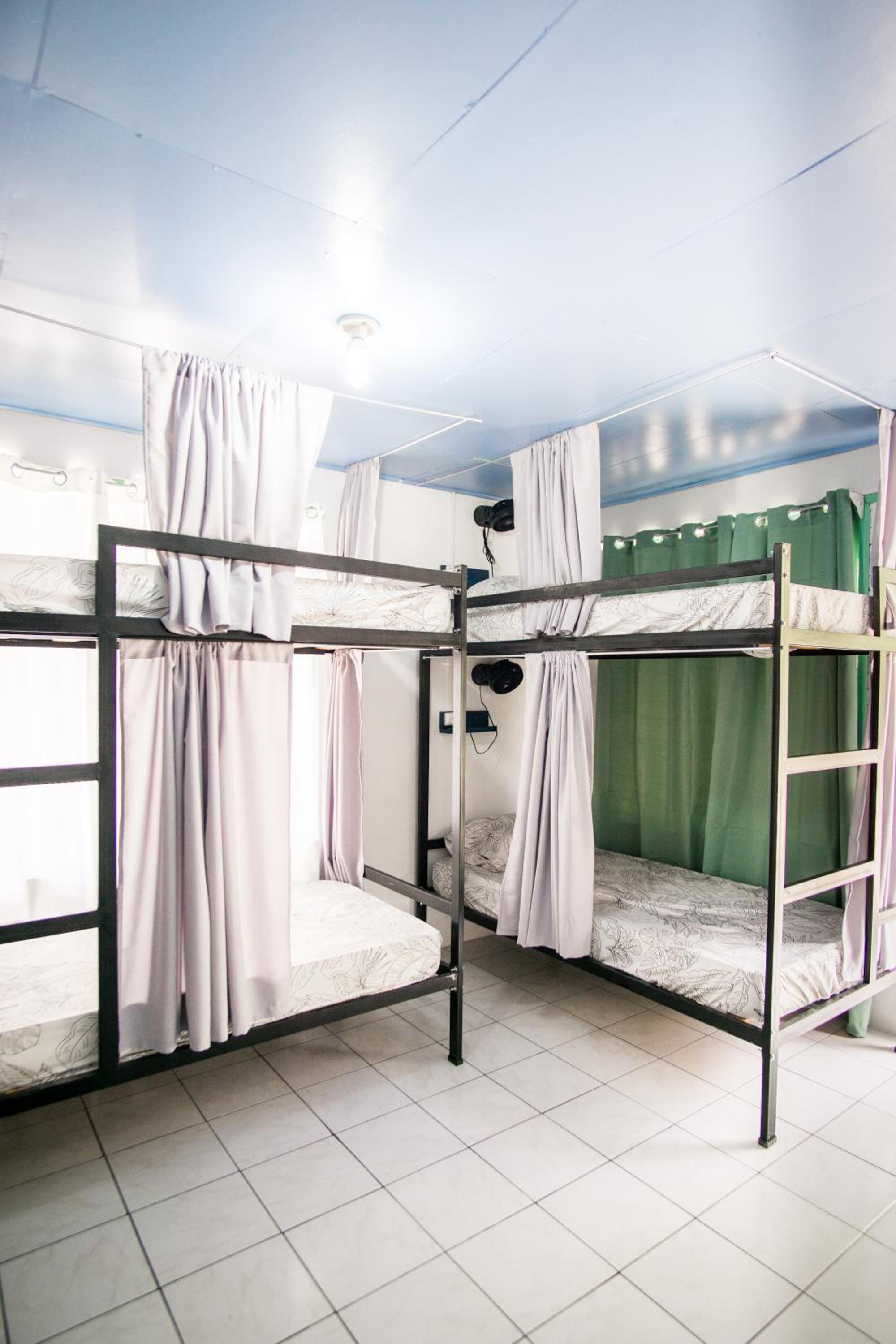 Bed in 6-Bed Mixed Dormitory Room photo 2