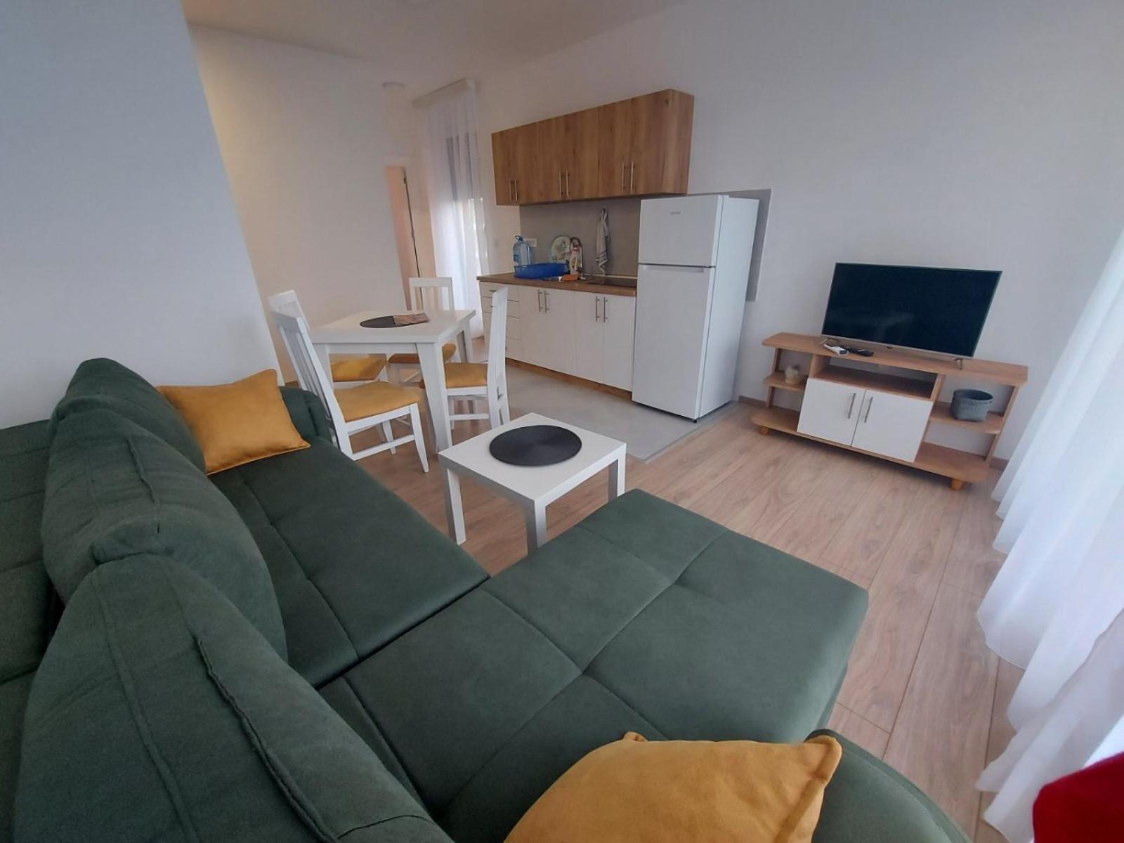 One-Bedroom Apartment photo 1