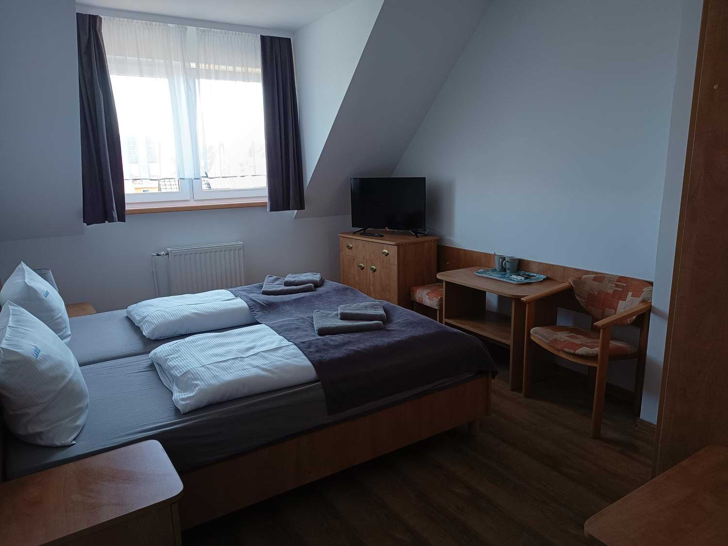 Small Twin Room photo 1