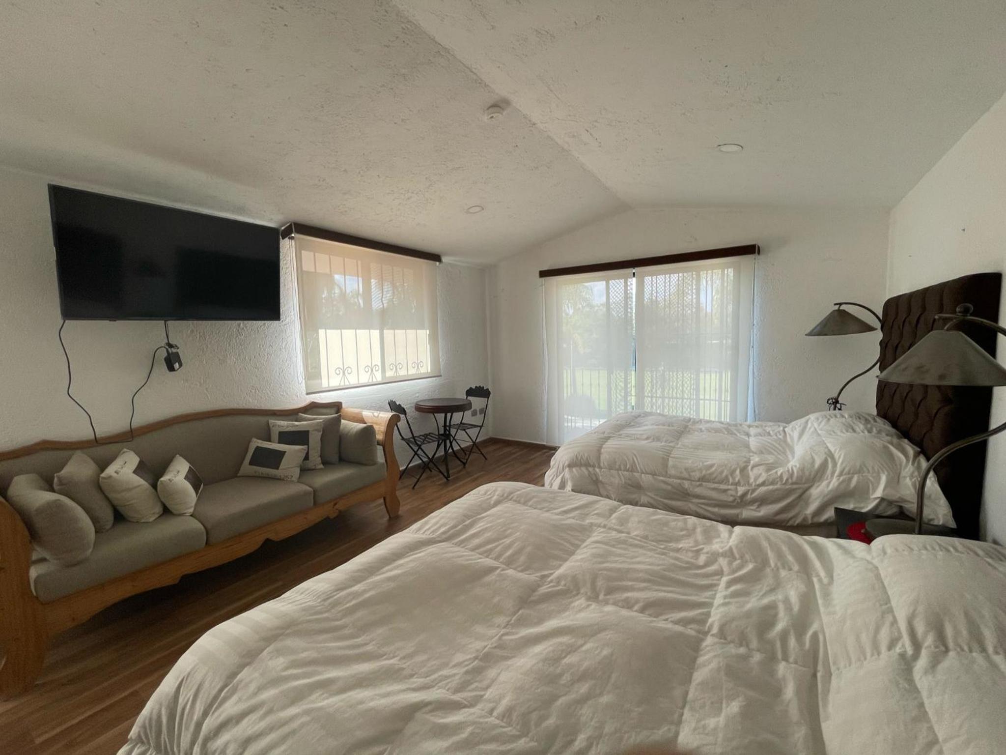 Twin Room - Photo 6