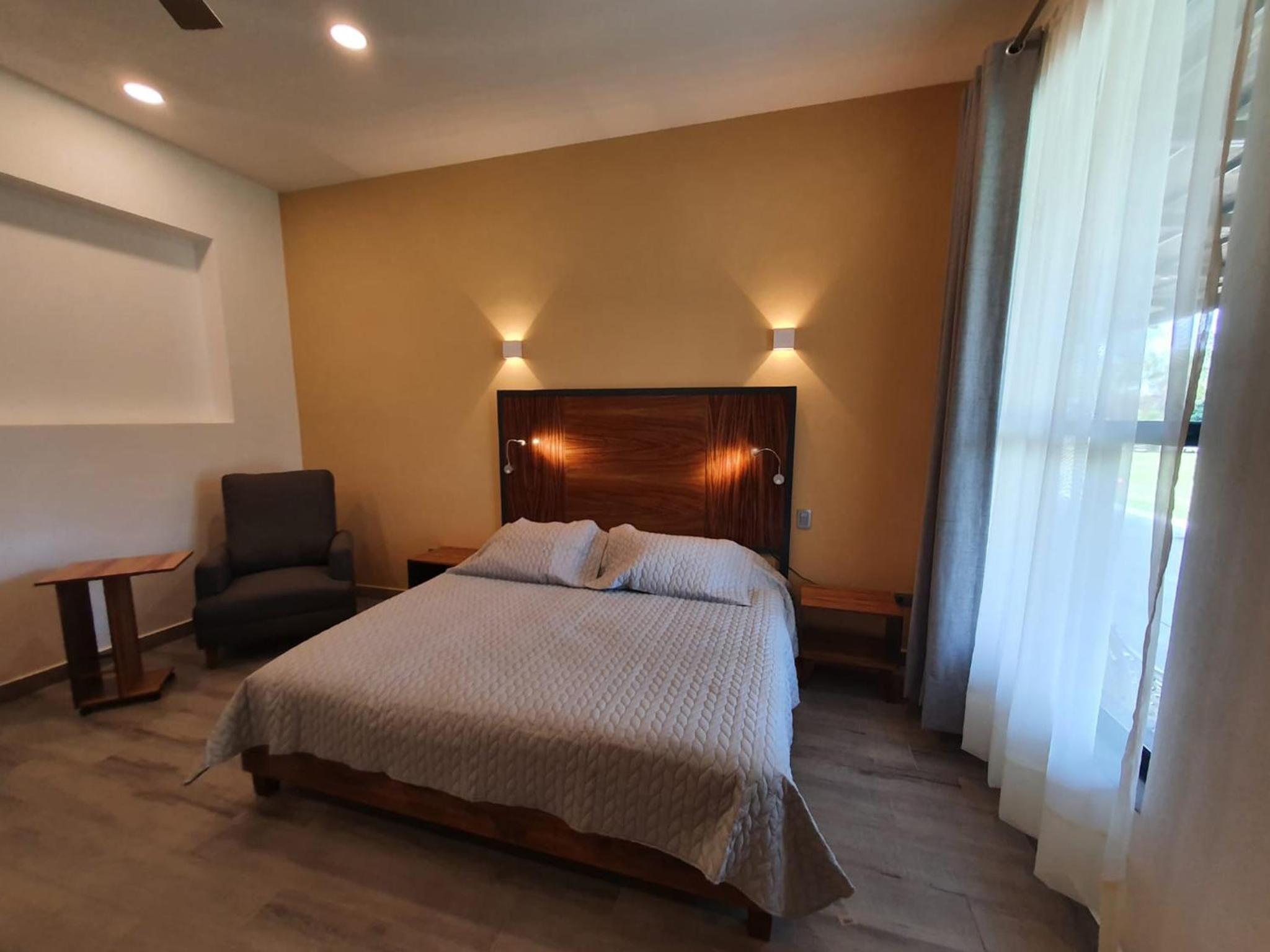 King Room with Pool View - Photo 5