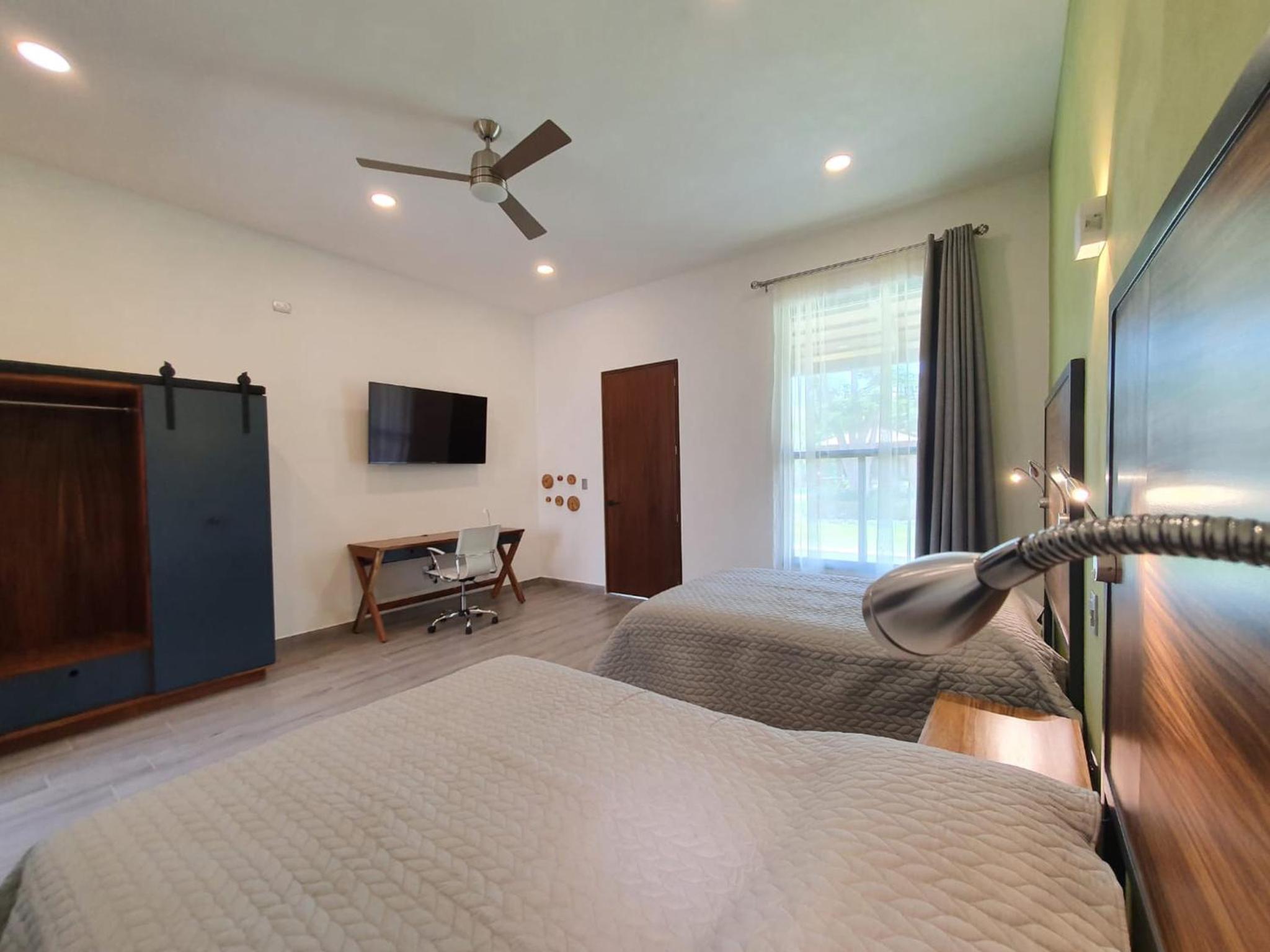Twin Room with Pool View - Photo 4
