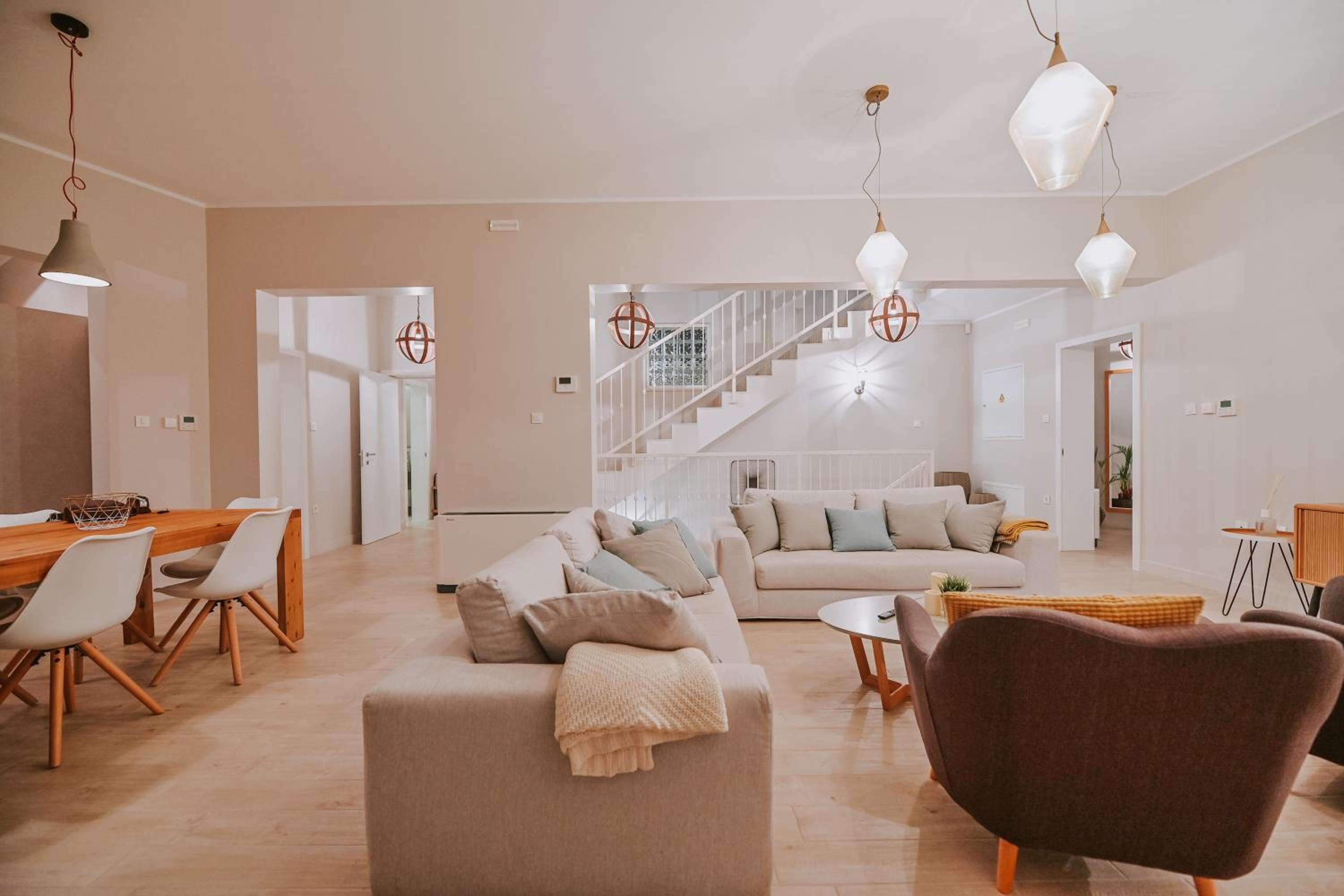 Five-Bedroom Villa photo 1