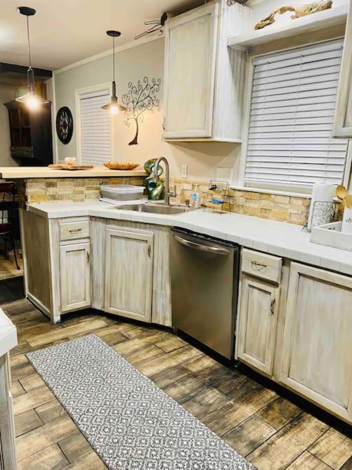Three-Bedroom House photo 3