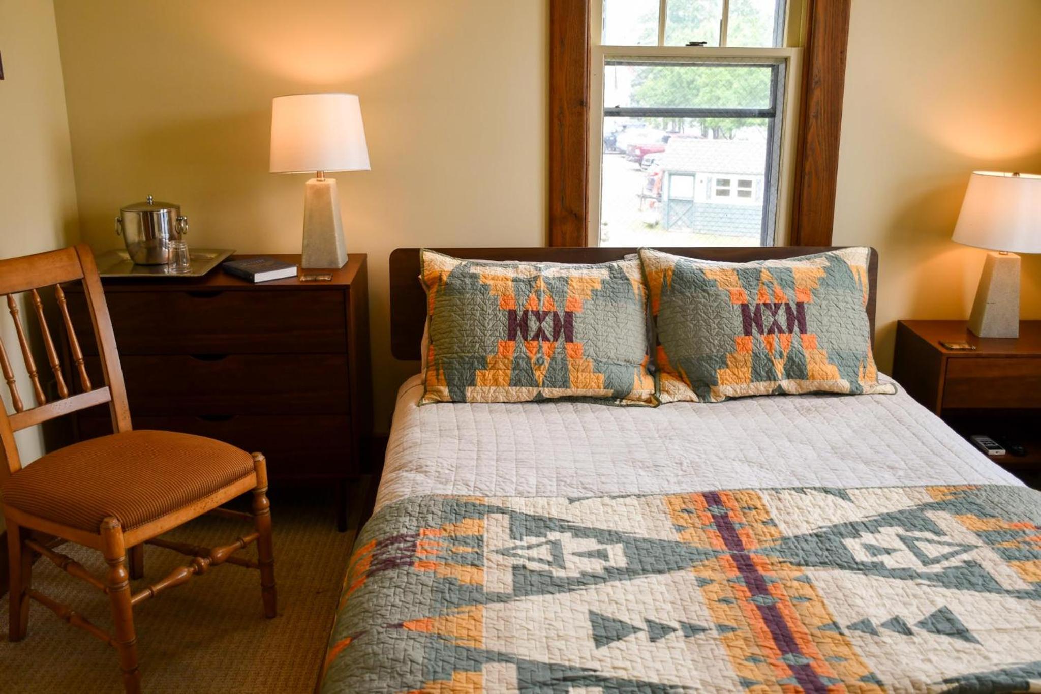 Deluxe Queen Room photo 2