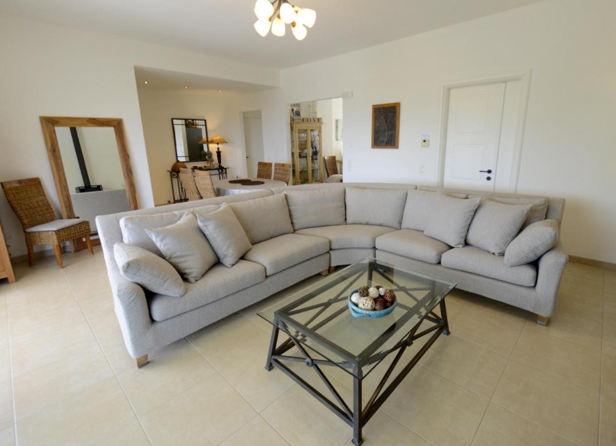 Three-Bedroom House photo 1