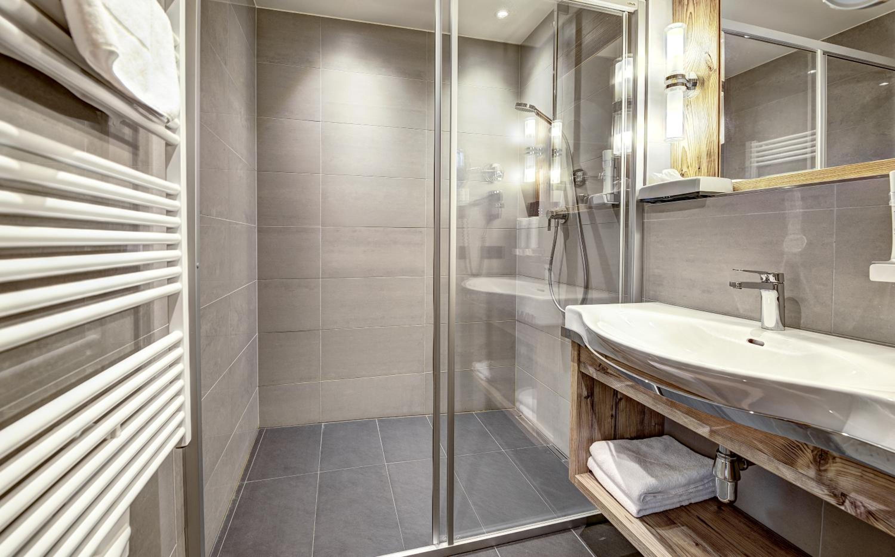 Deluxe Room with Kitchenette photo 3