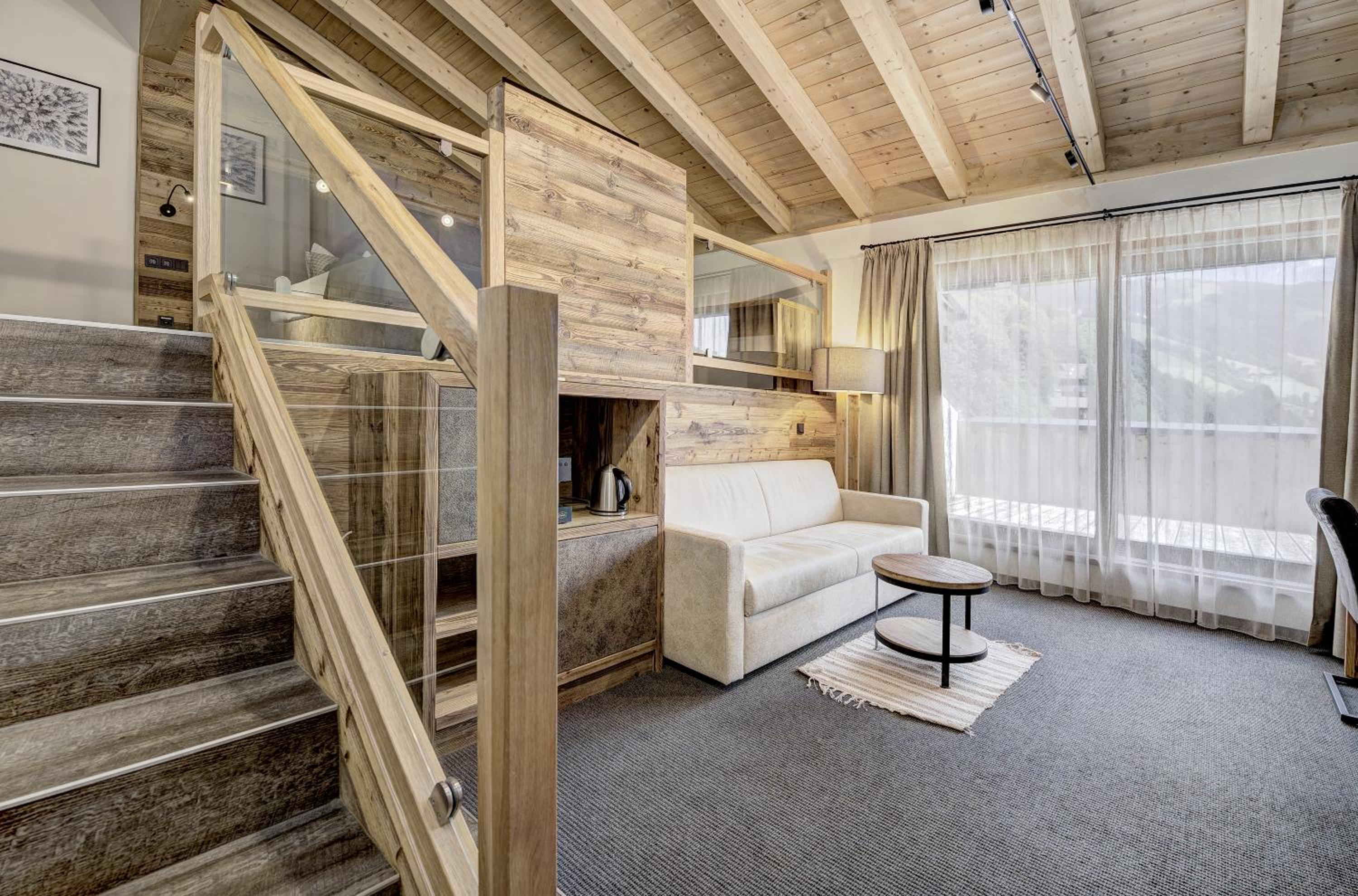 Mezzanine Suite photo 3