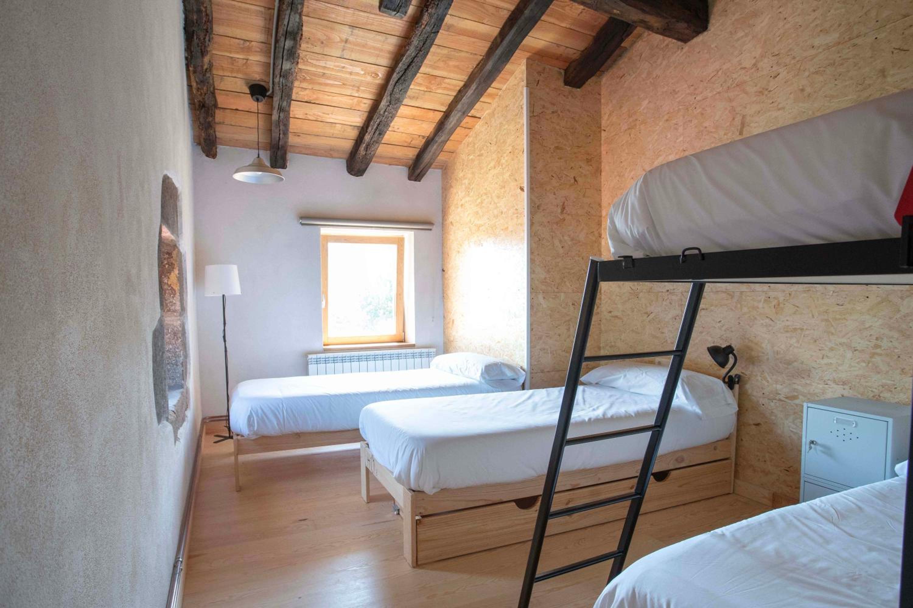 Double or Twin Room with Mountain View - Photo 6