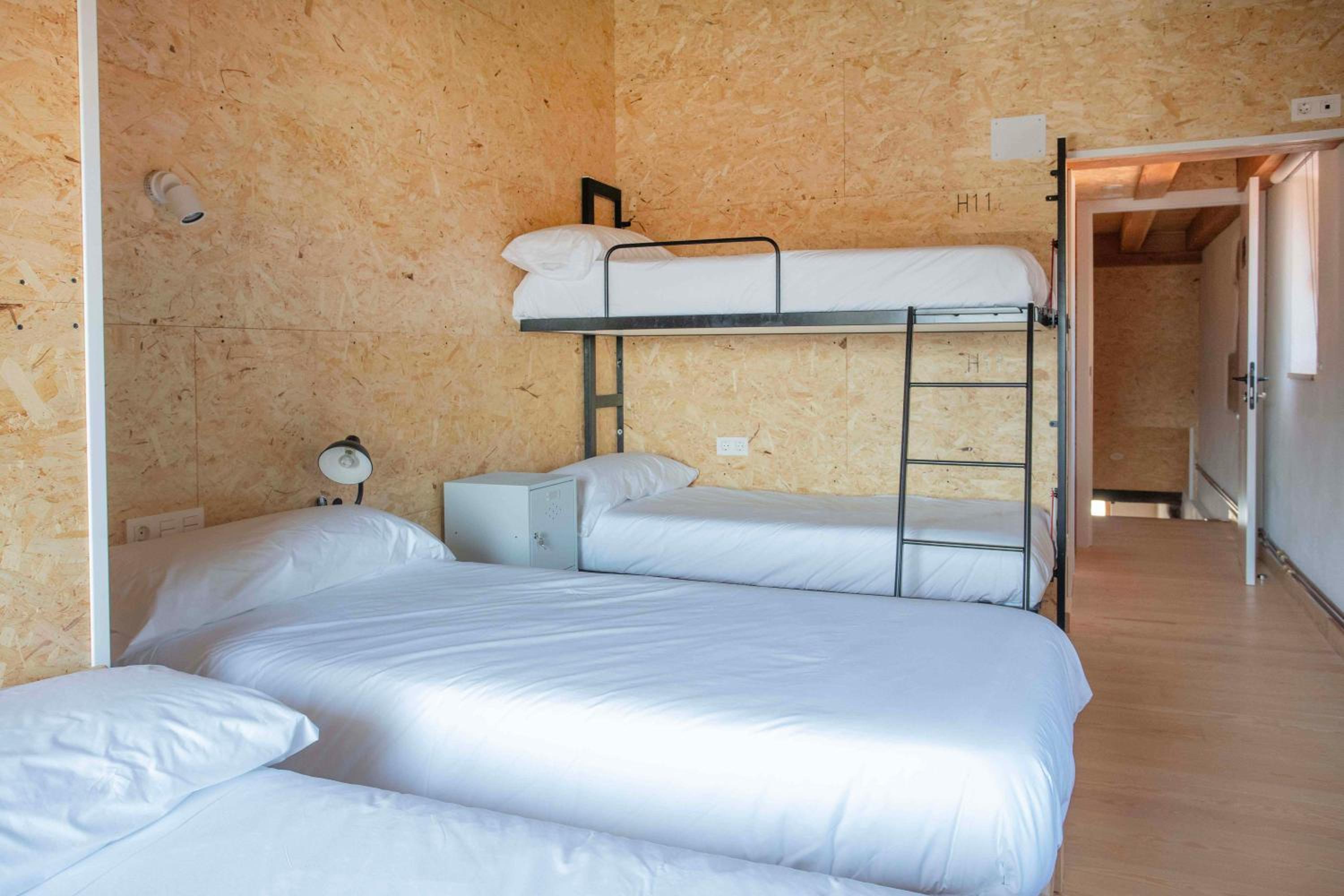 Double or Twin Room with Mountain View - Photo 10