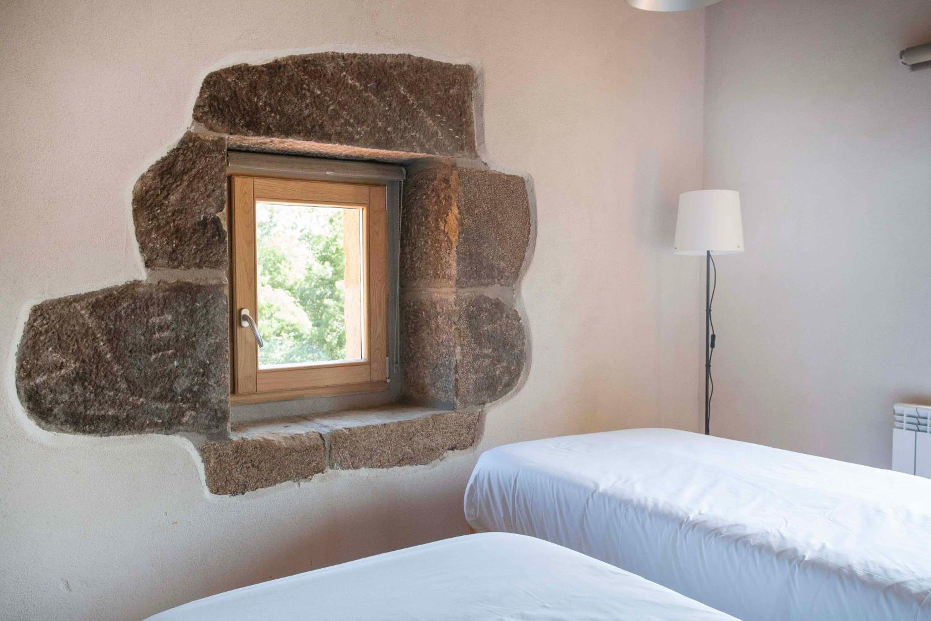 Double or Twin Room with Mountain View - Photo 9
