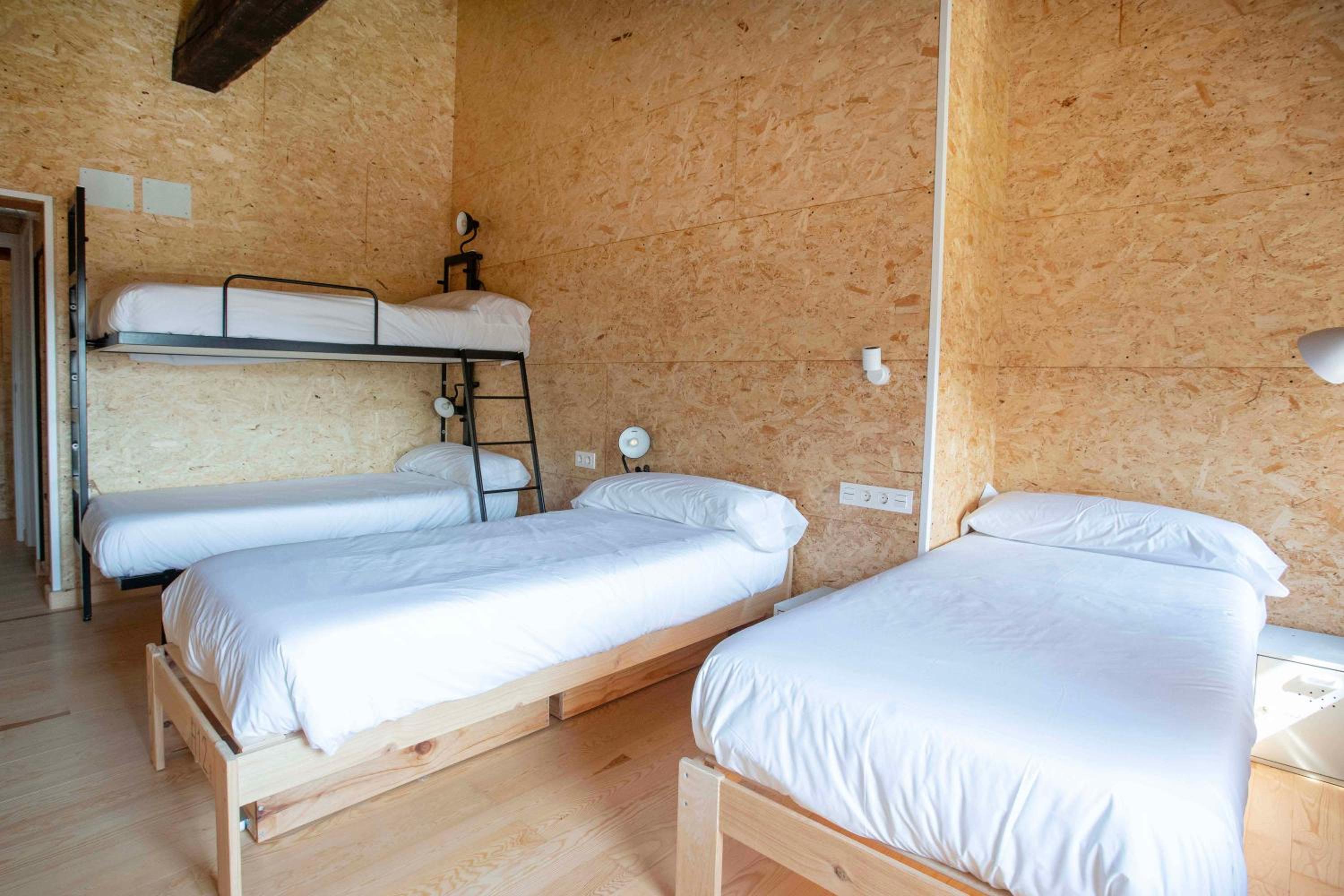 Double or Twin Room with Mountain View - Photo 1