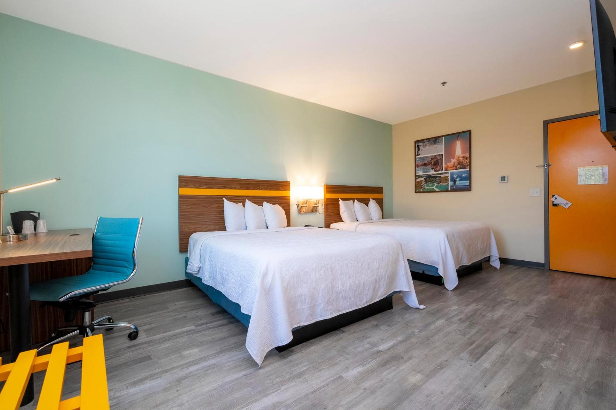 Business Room with Two Queen Beds Smoke Free