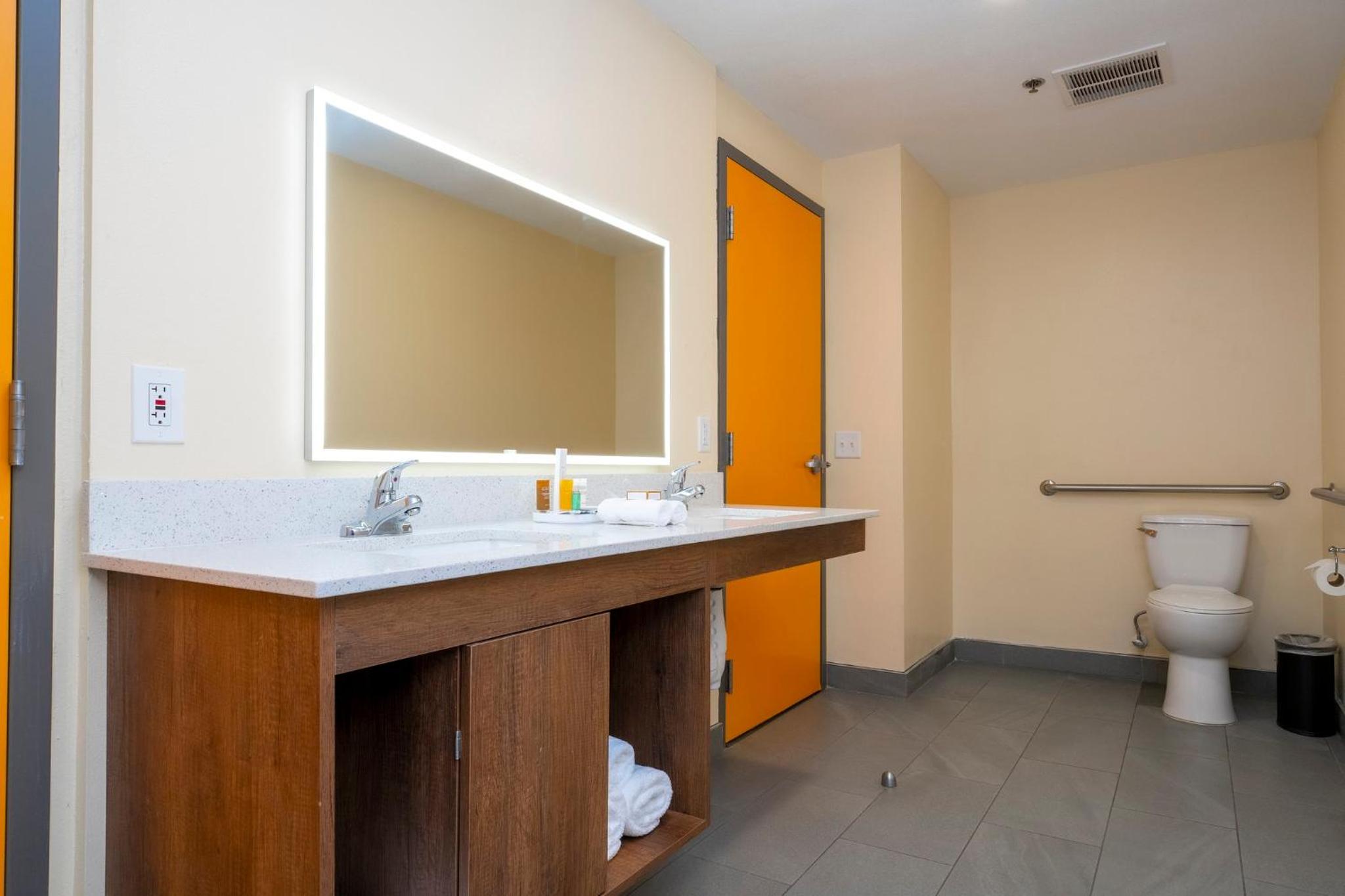 SPOT X Hotel Orlando Intl Dr by The Red Collection, Photo 15