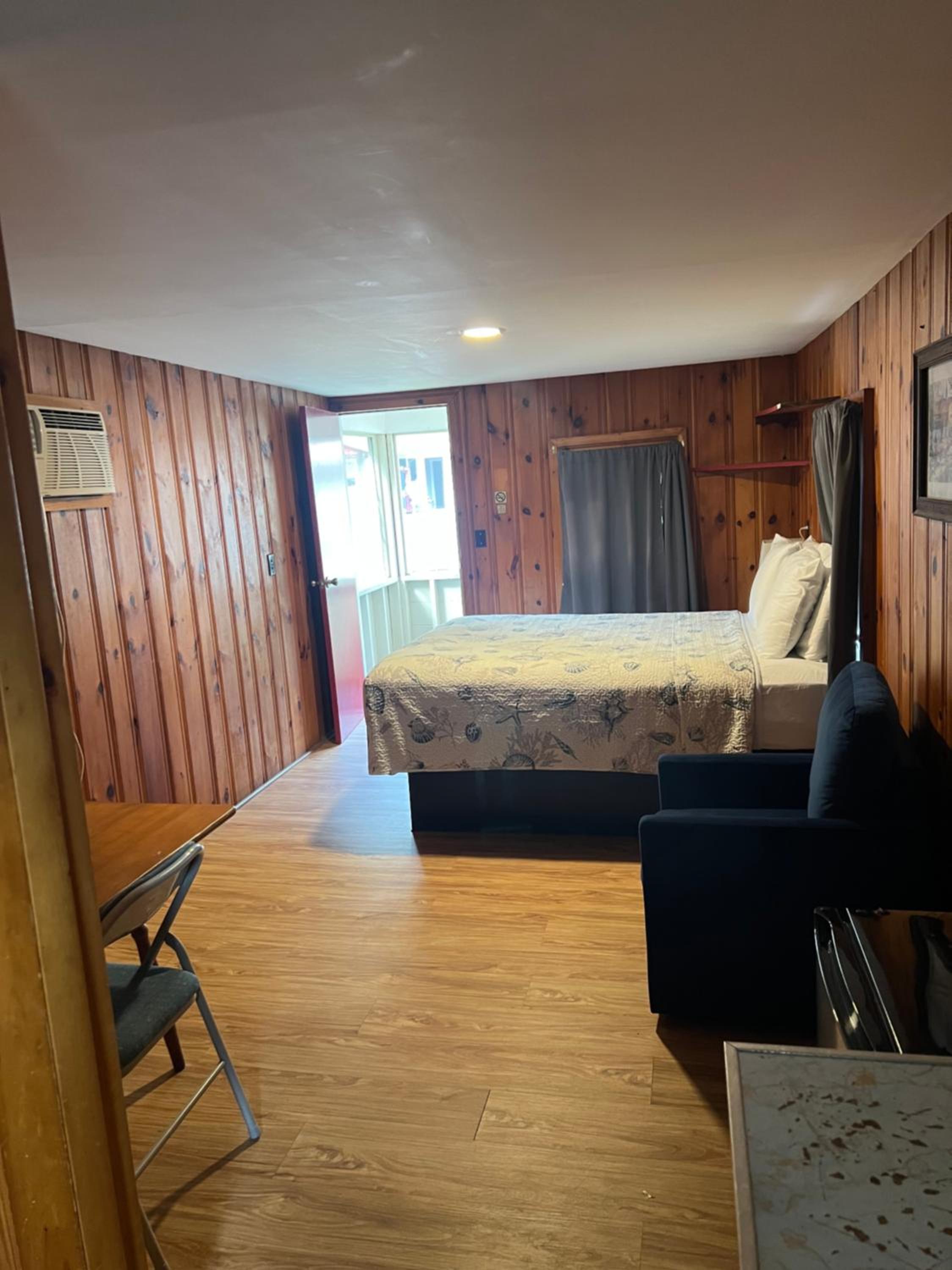 Room 14 - One Room Cabin - Photo 1