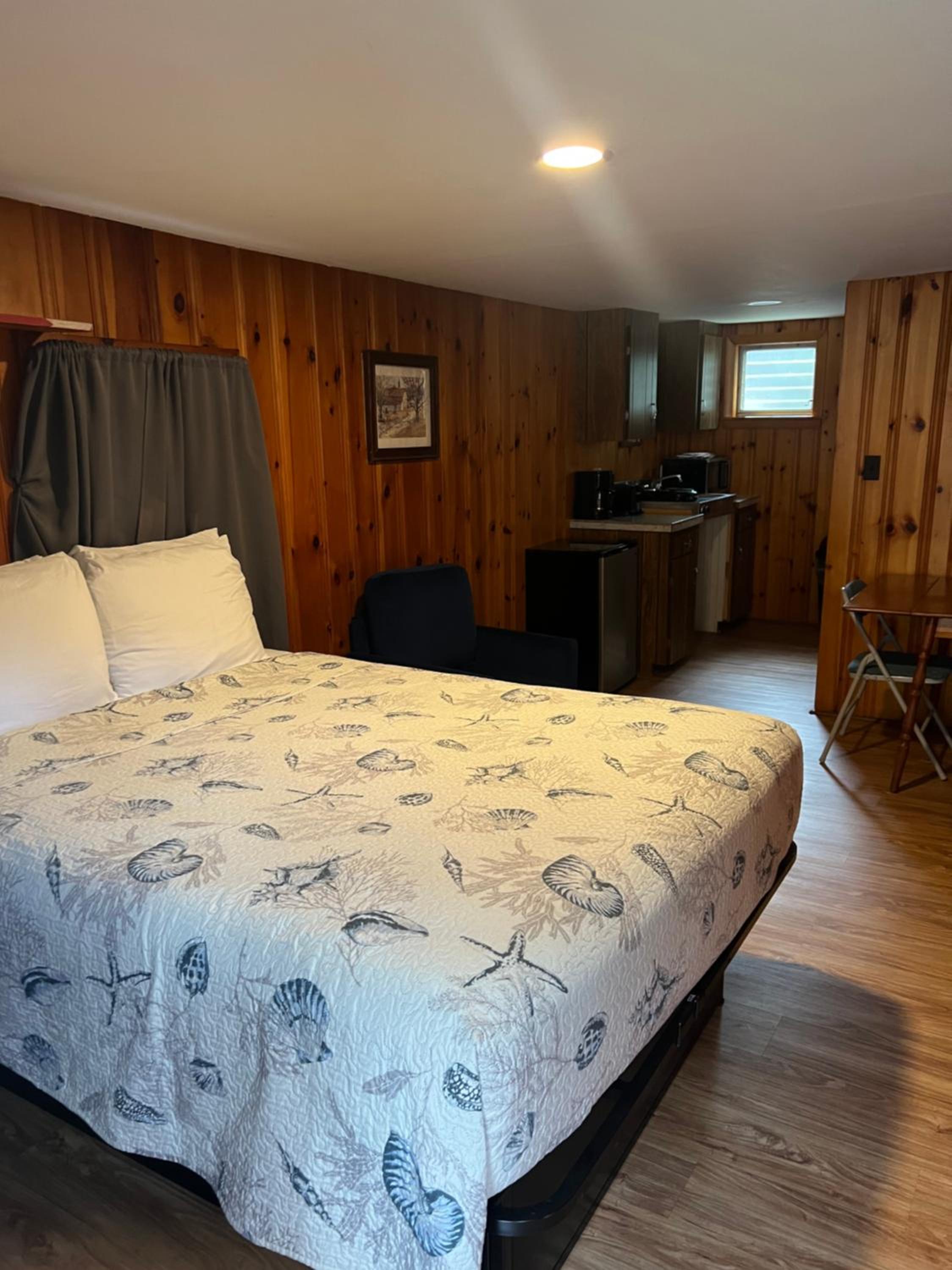 Room 14 - One Room Cabin - Photo 4