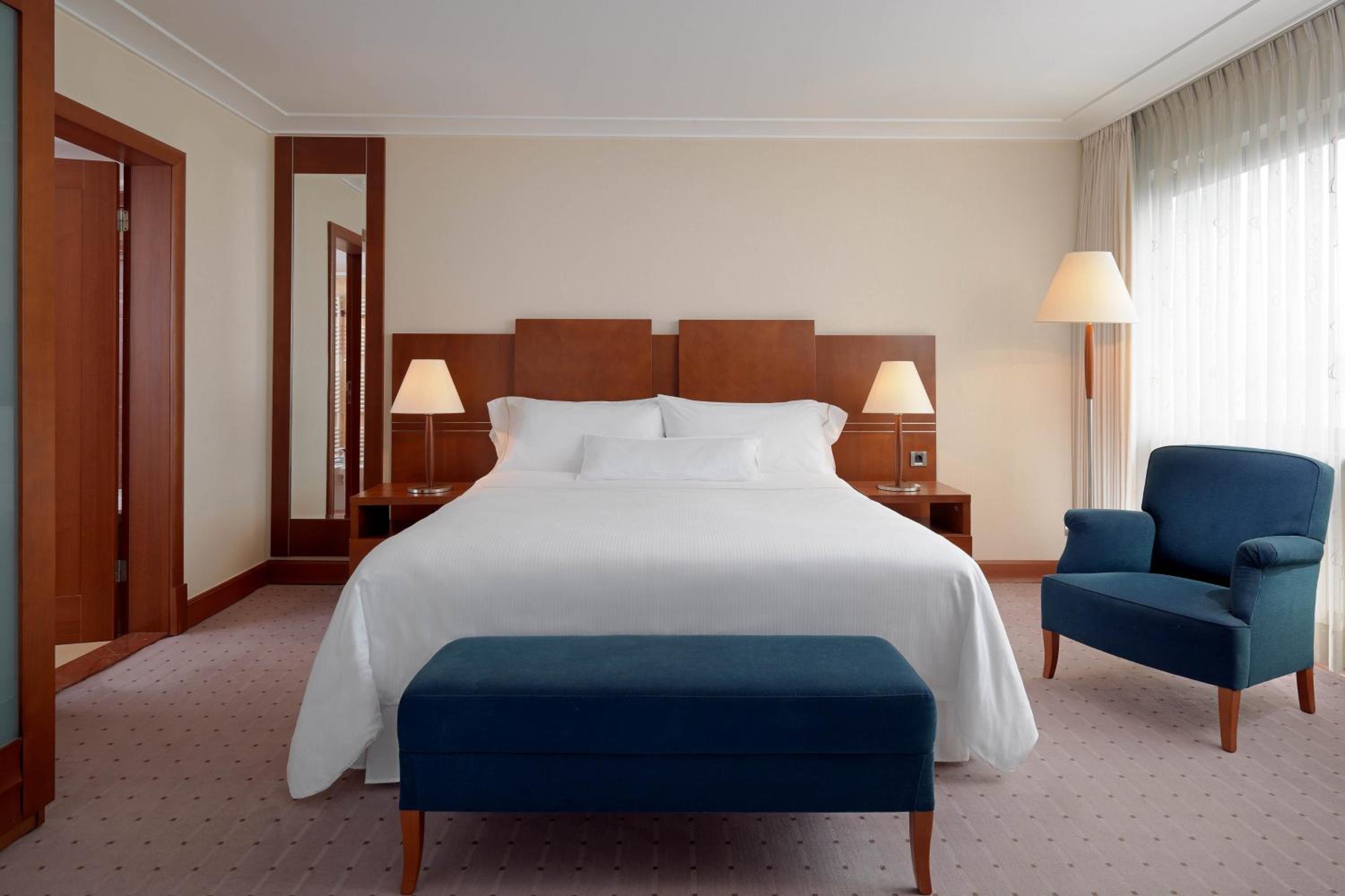 Westin Guest Office, 1 Bedroom Junior Suite, 1 King - Photo 6