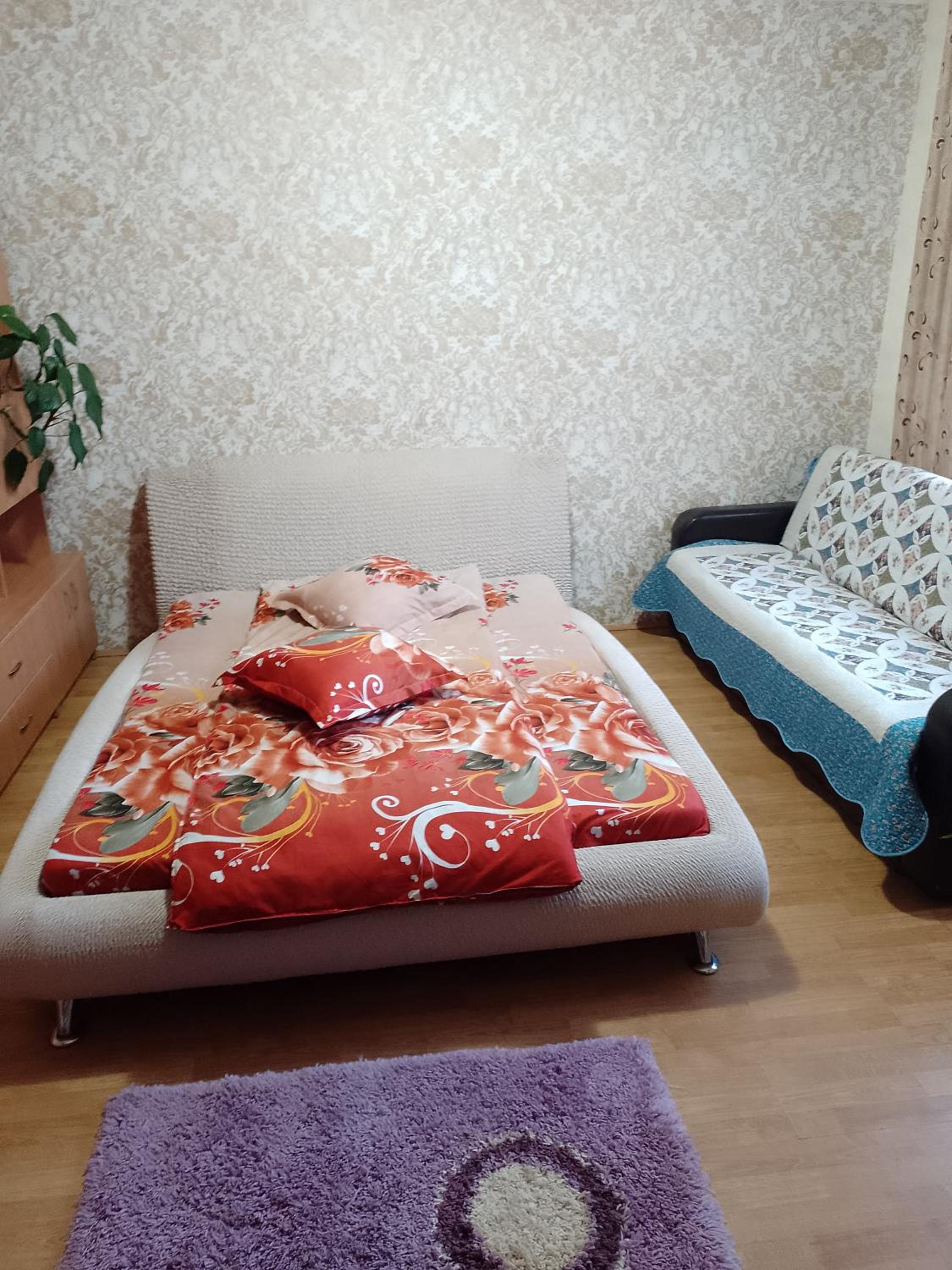 Five-Bedroom House photo 1