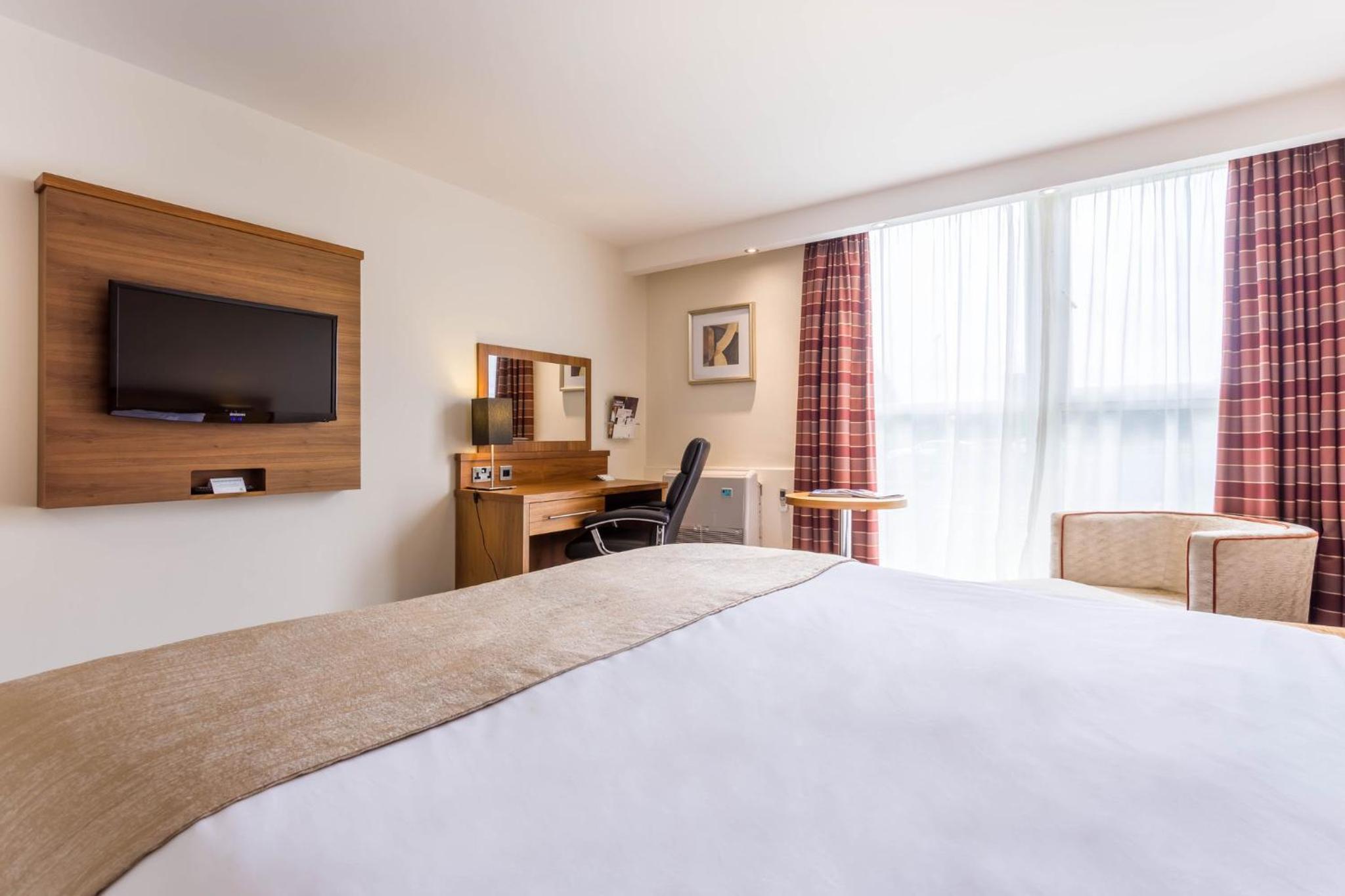 King Room with Large King Bed - Photo 1