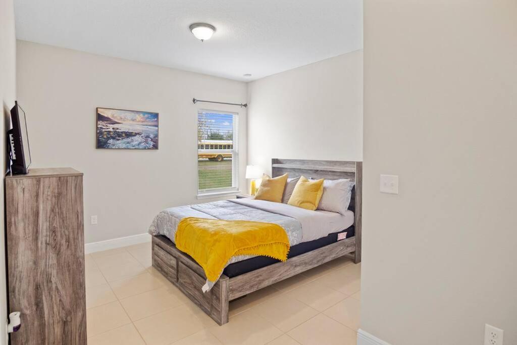 Three-Bedroom Apartment photo 3
