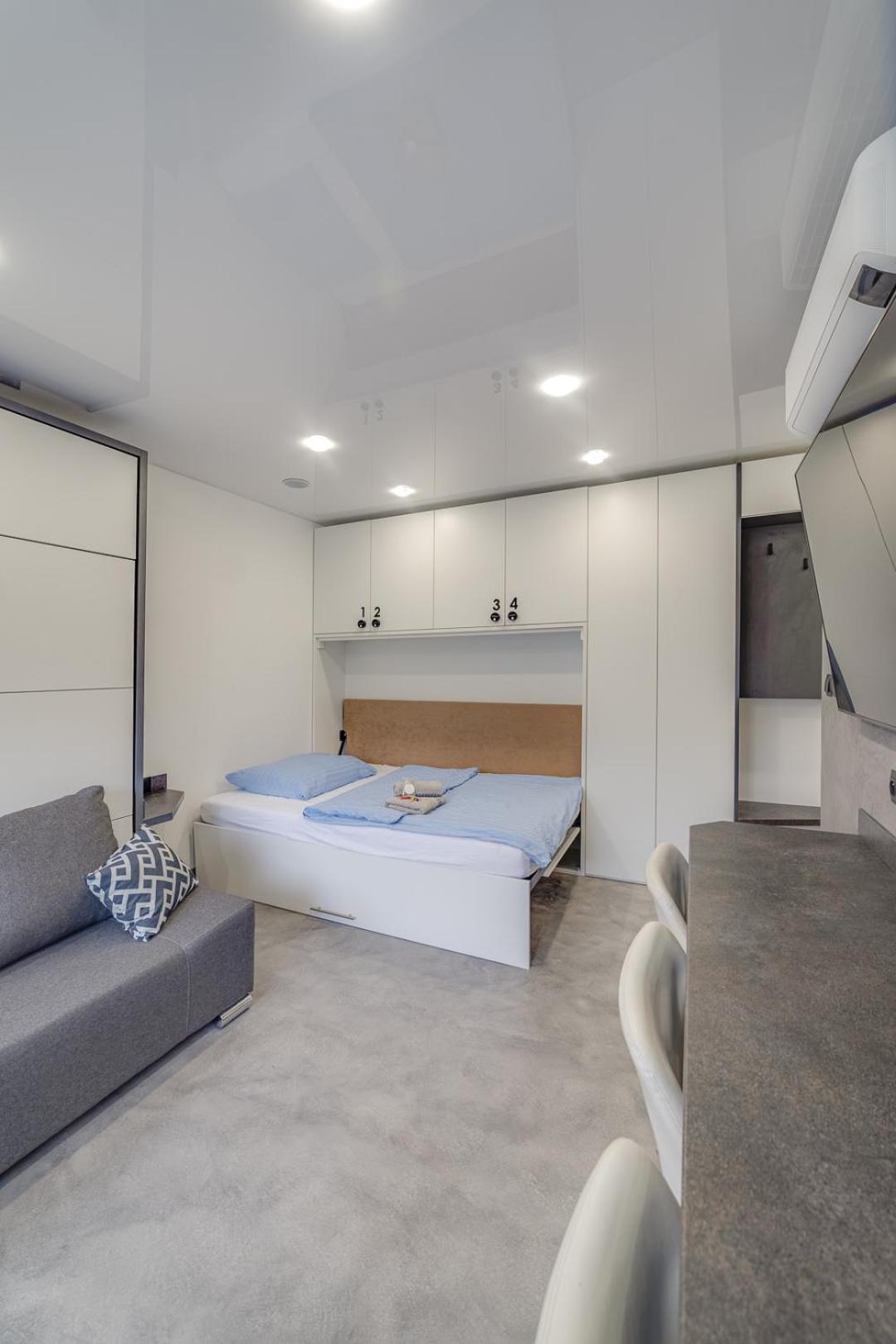 Studio Apartment photo 1