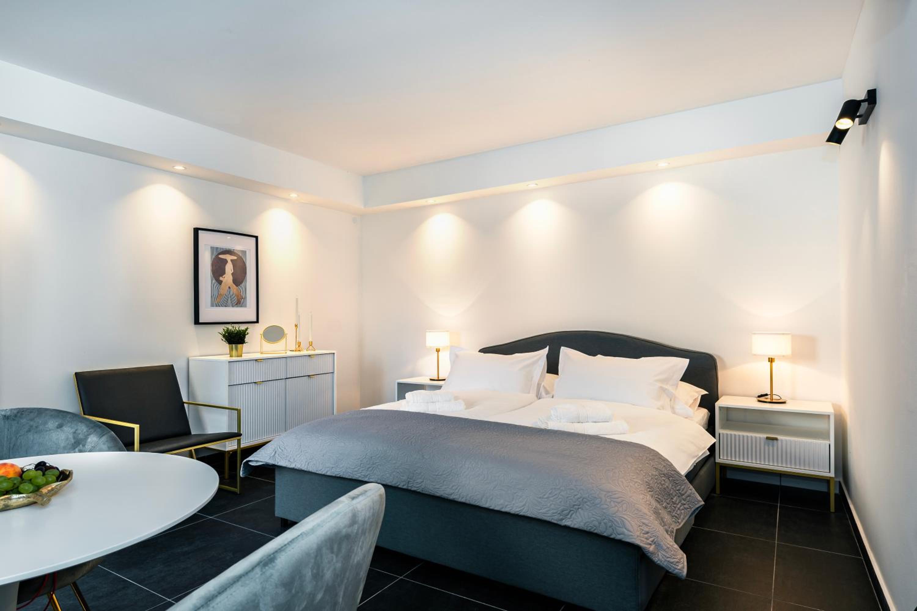 Studio Apartment photo 1
