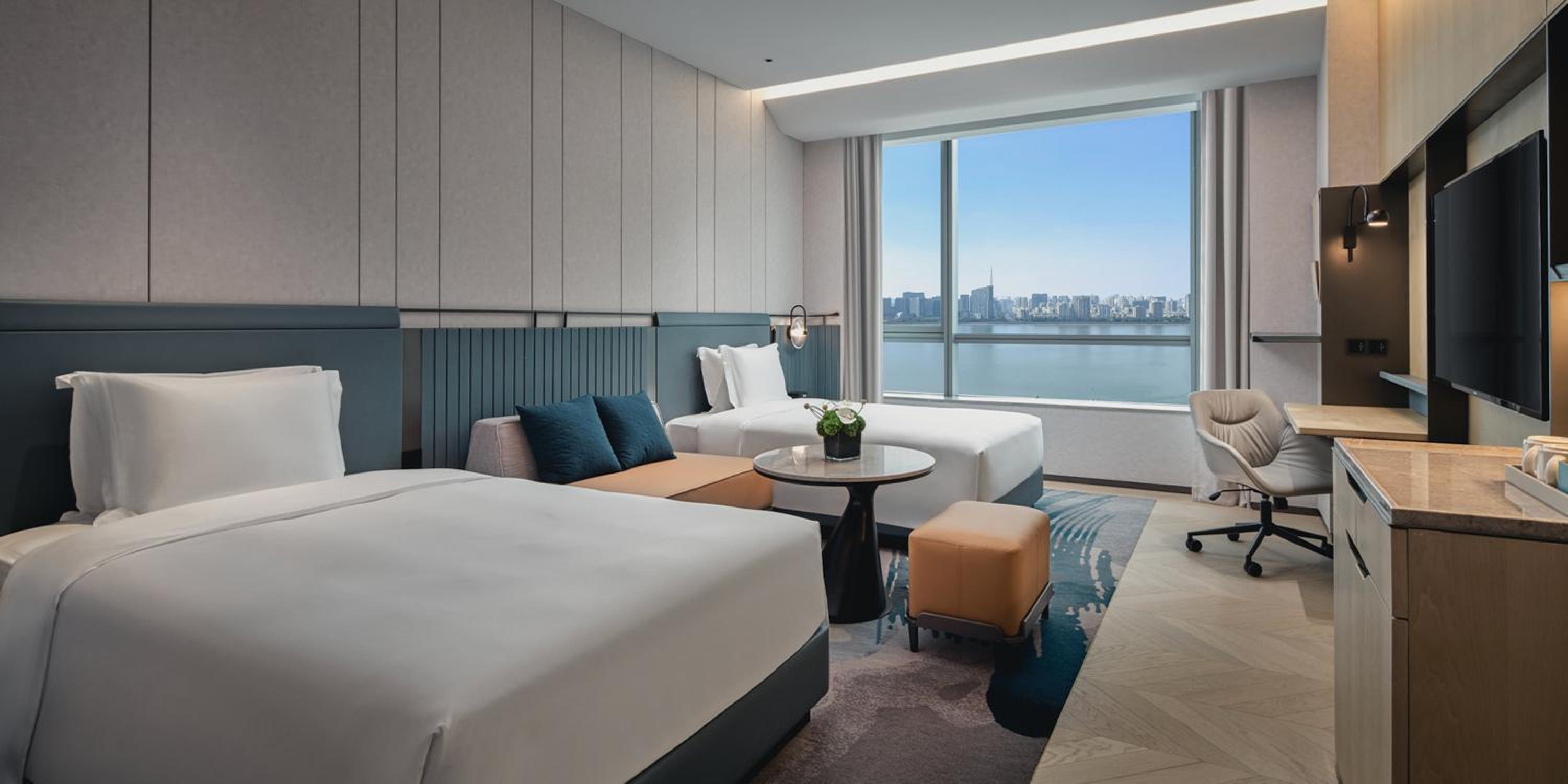 Standard Twin Room with River View and Lounge Access