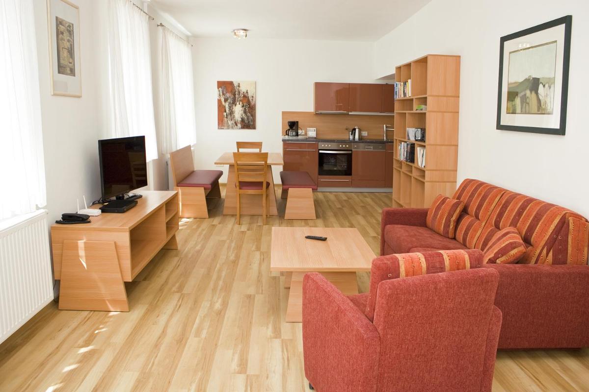Apartment - Ground Floor with Balcony photo 2