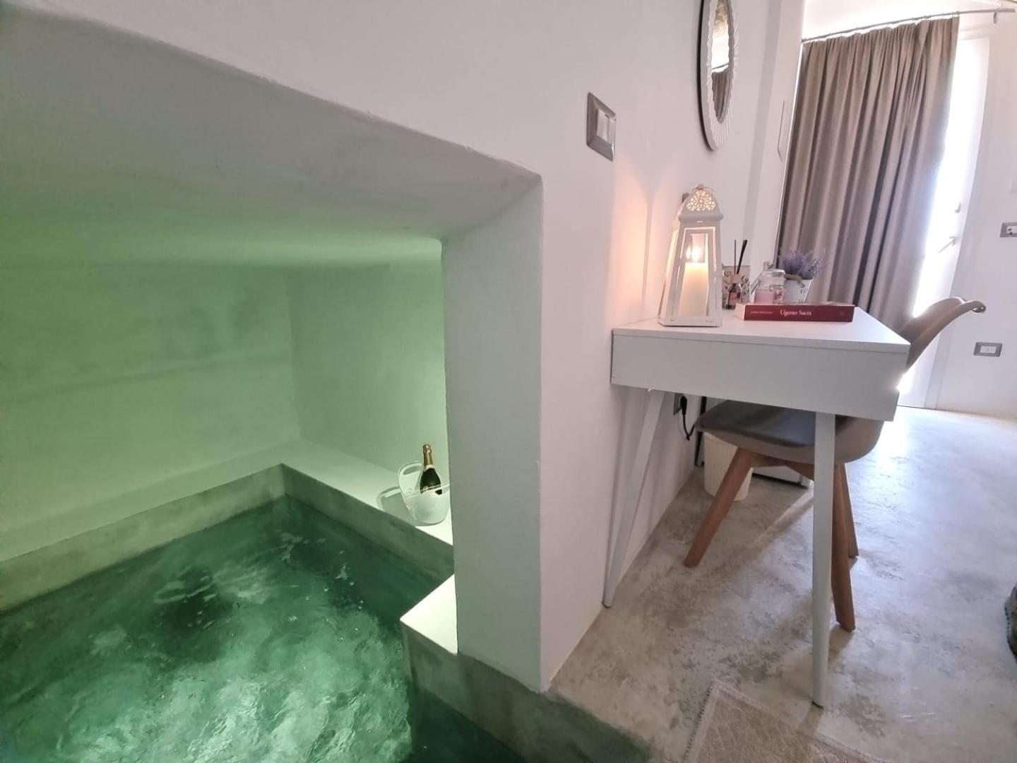 Queen Room with Spa Bath photo 2