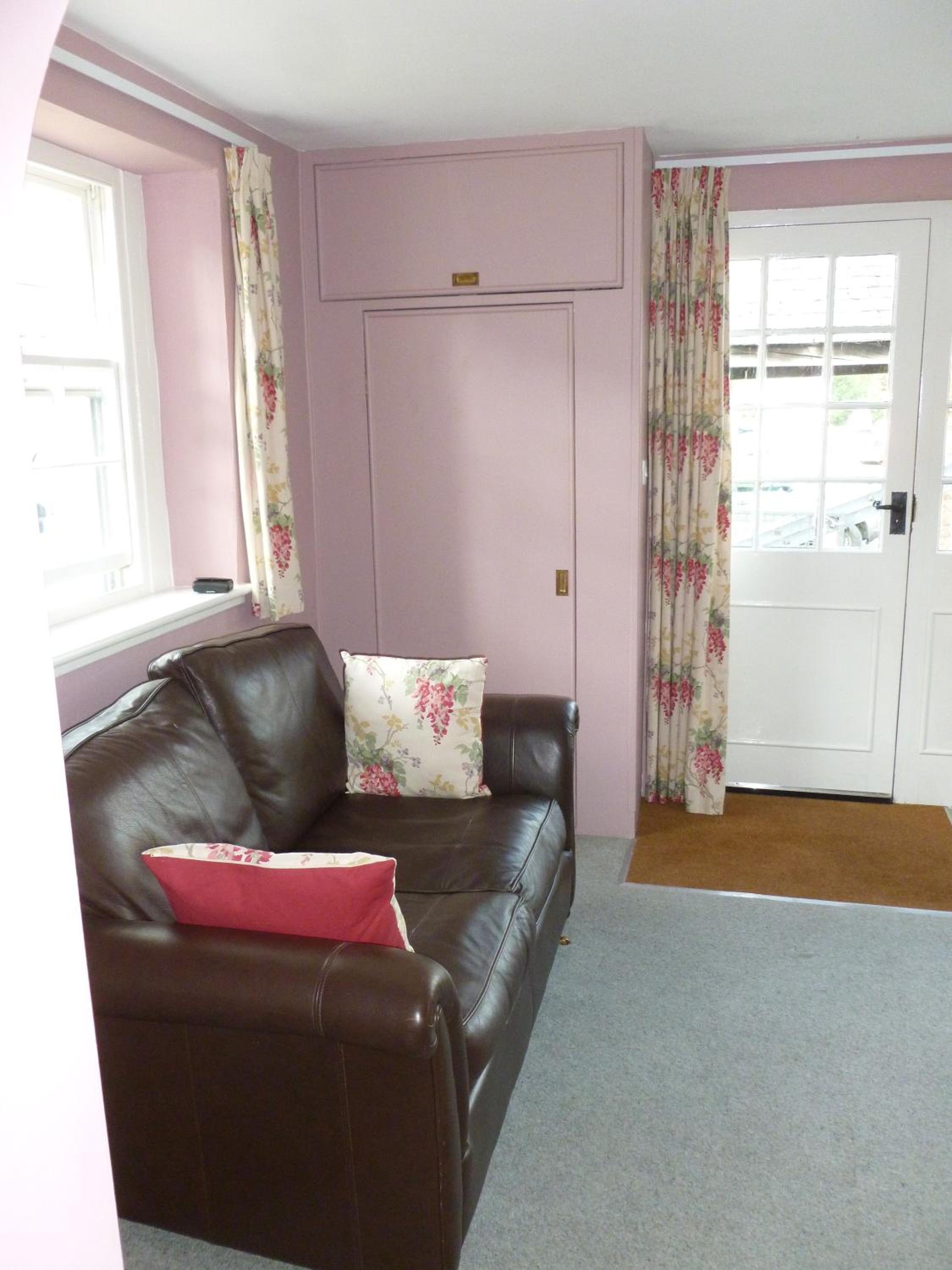 Two-Bedroom House photo 2