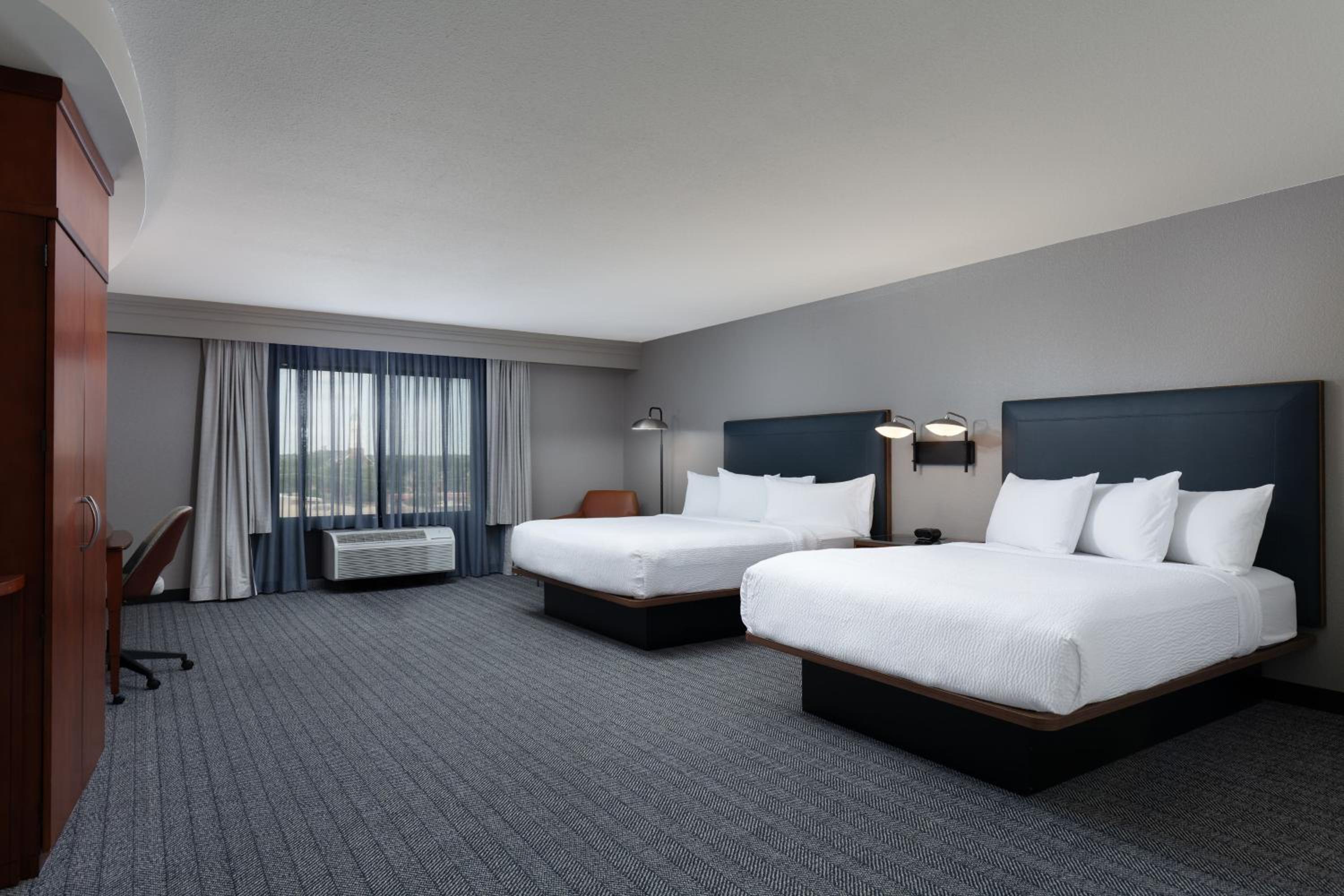 Large Queen Room with Two Queen Beds - Photo 1
