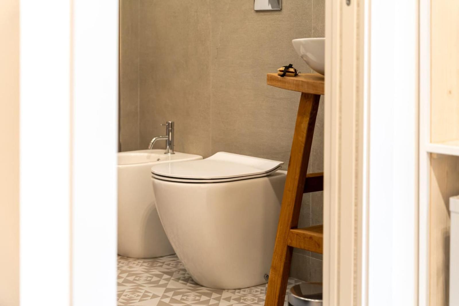 Triple Room with Private Bathroom - Photo 7