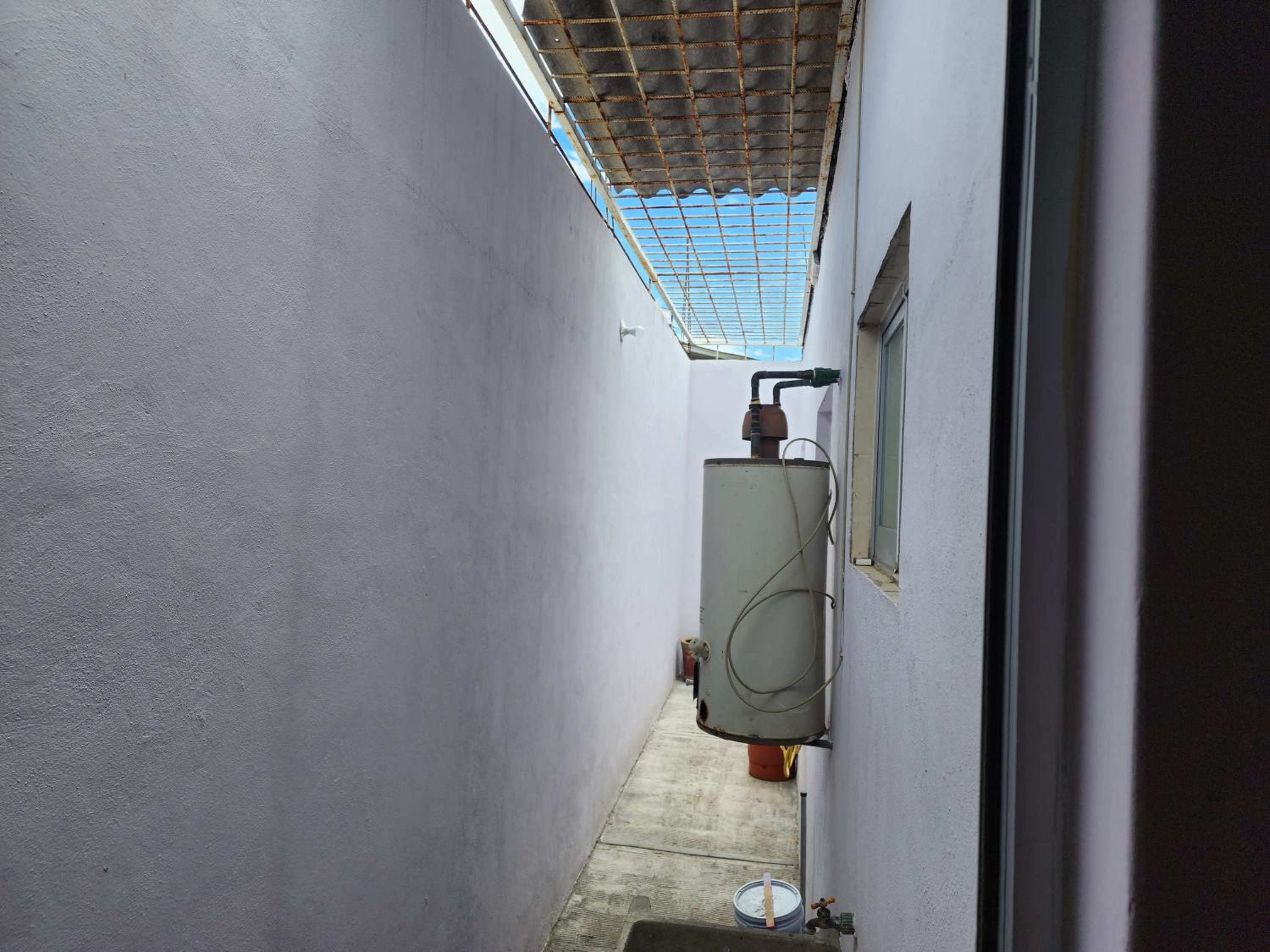 Double Room with Shared Bathroom photo 3