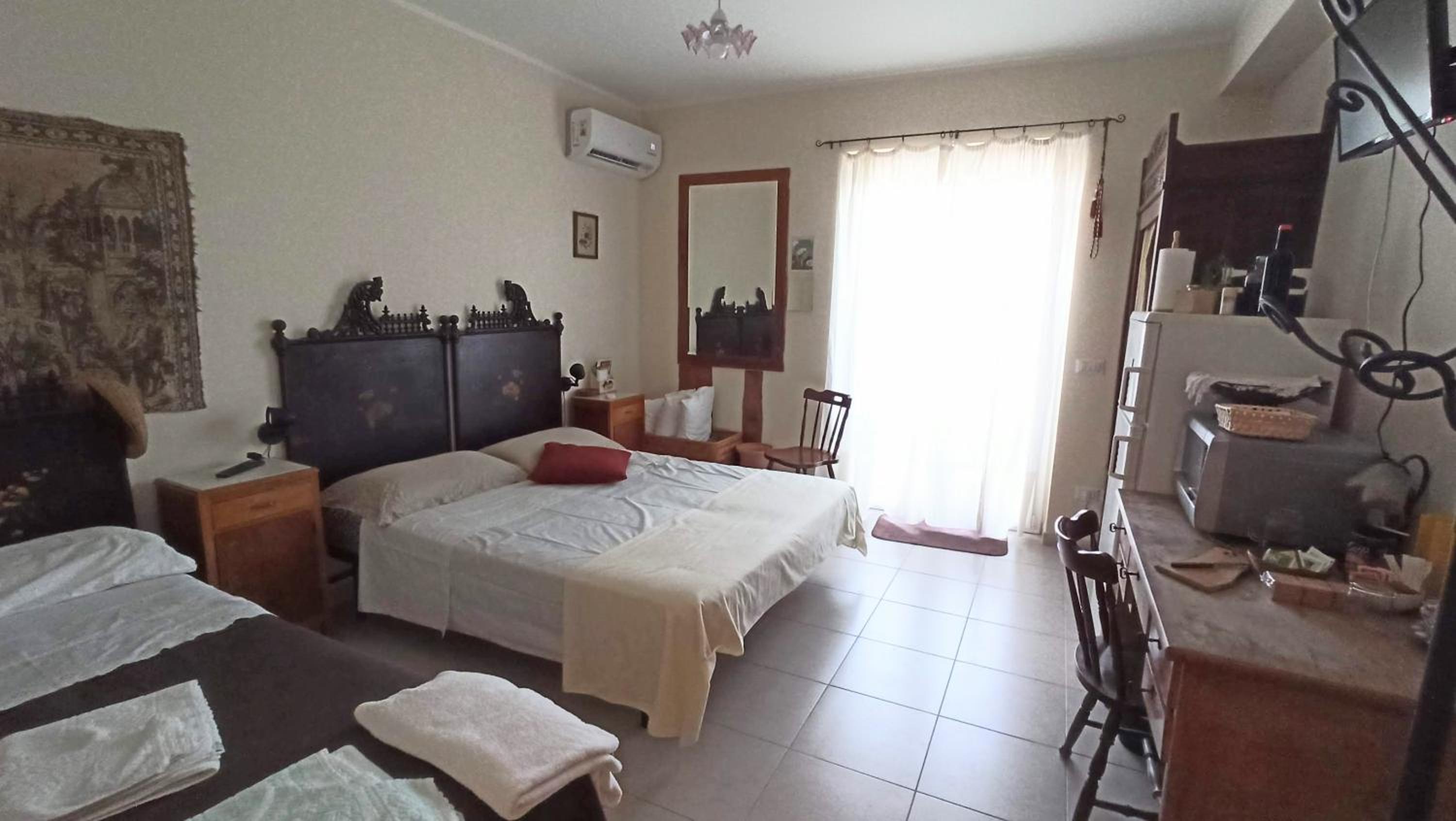 One-Bedroom House photo 1