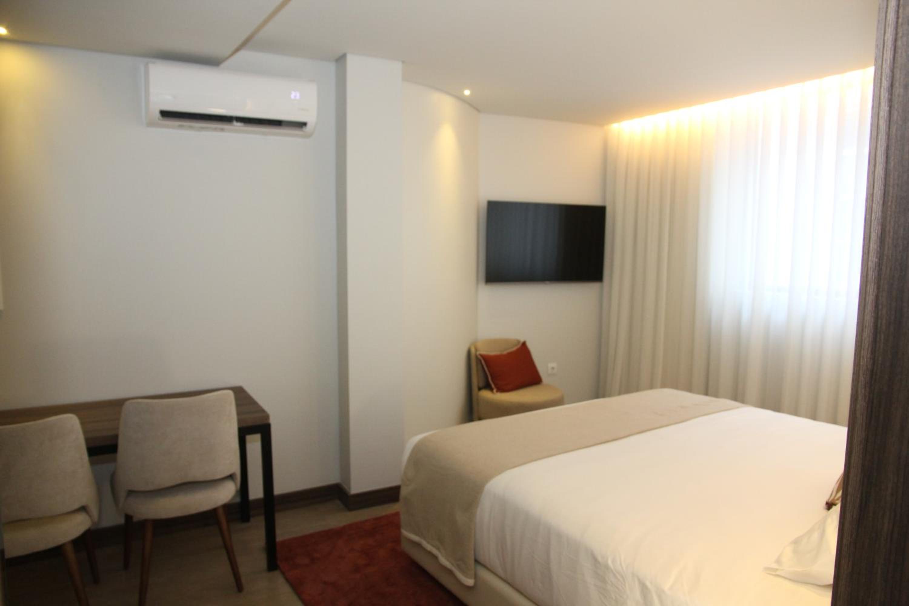 Studio Apartment - Photo 3