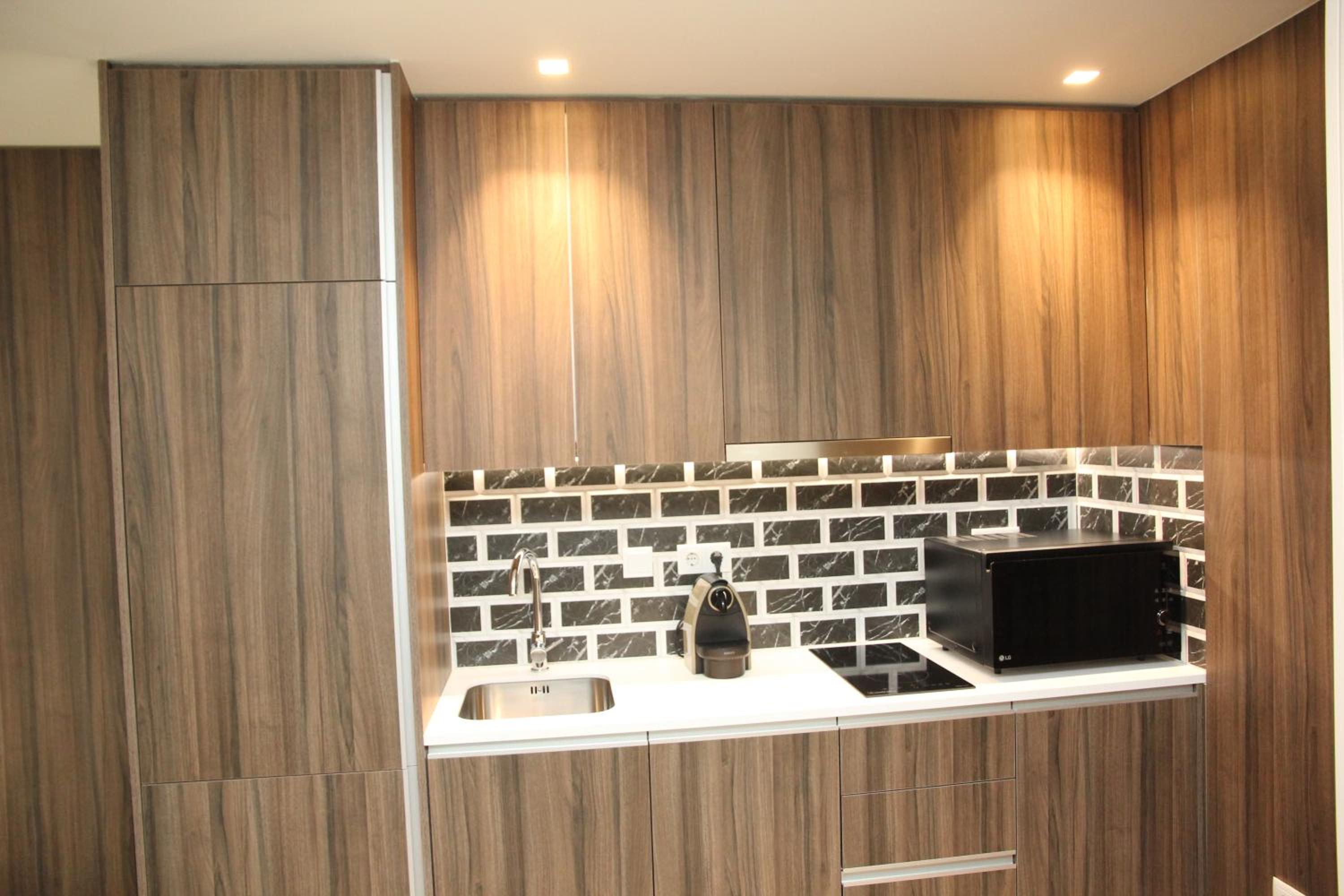 Studio Apartment - Photo 9