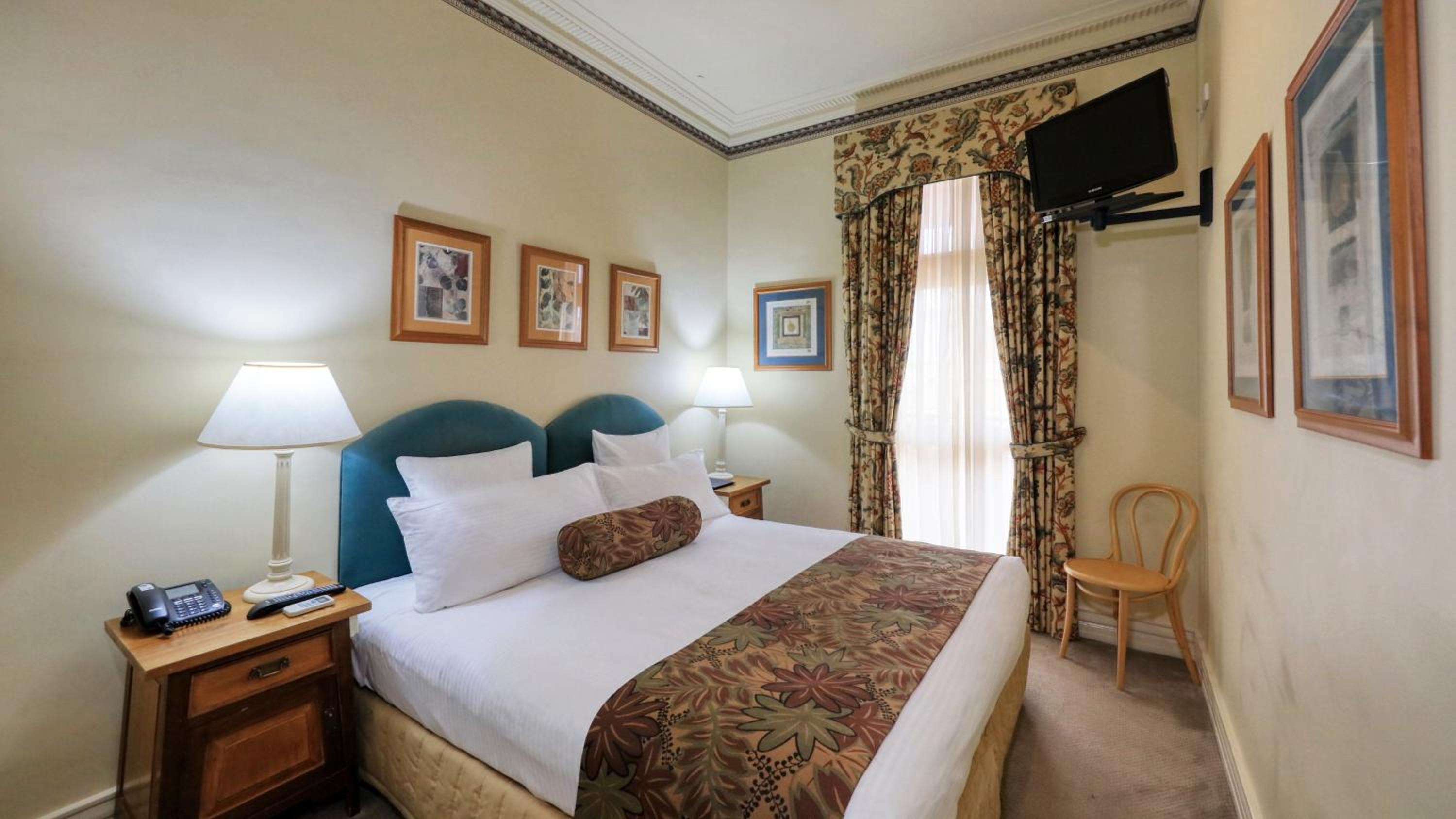 Double Room with Balcony - Photo 1