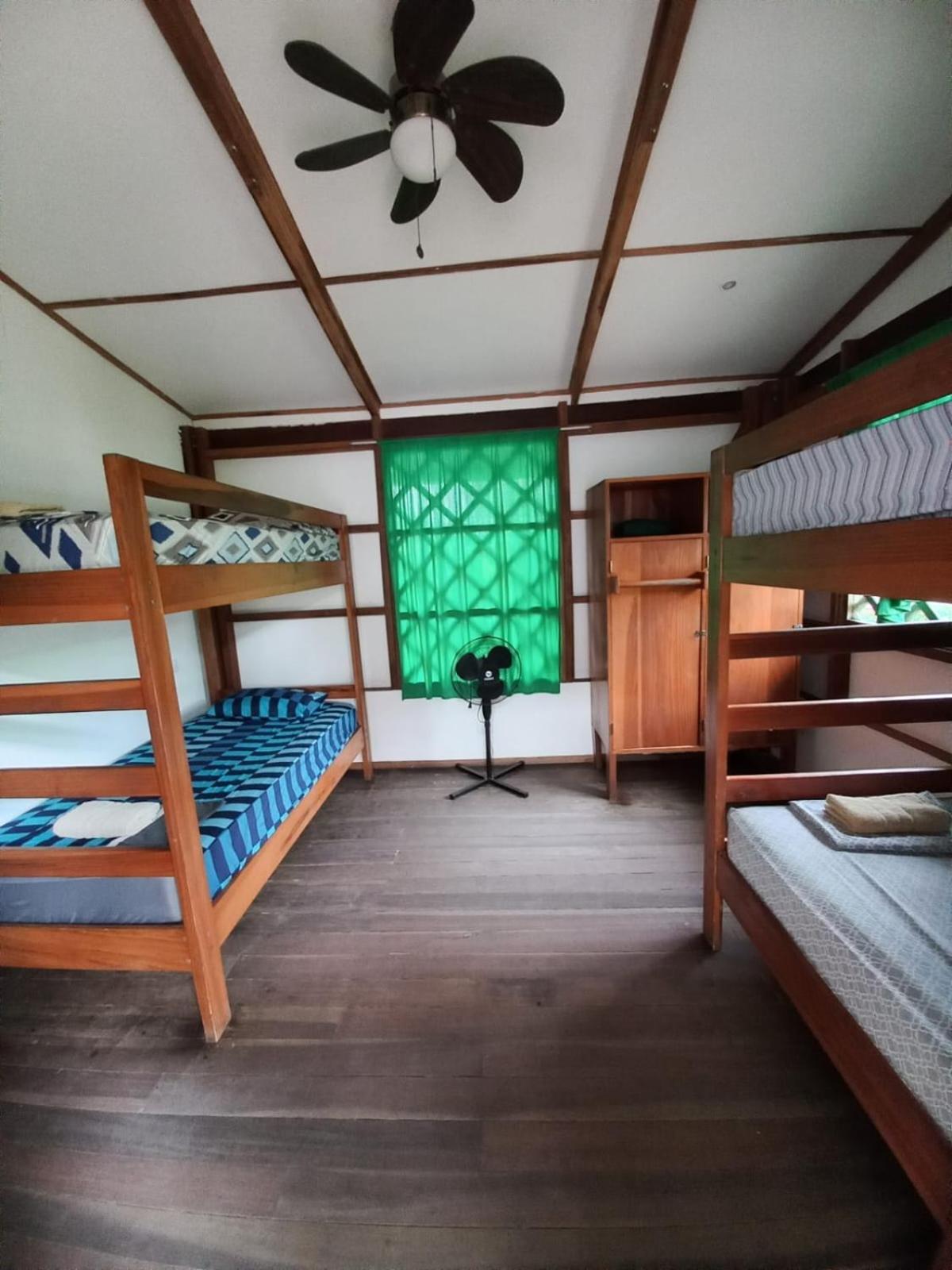 Cama Individual em Dormitório de 4 Camas