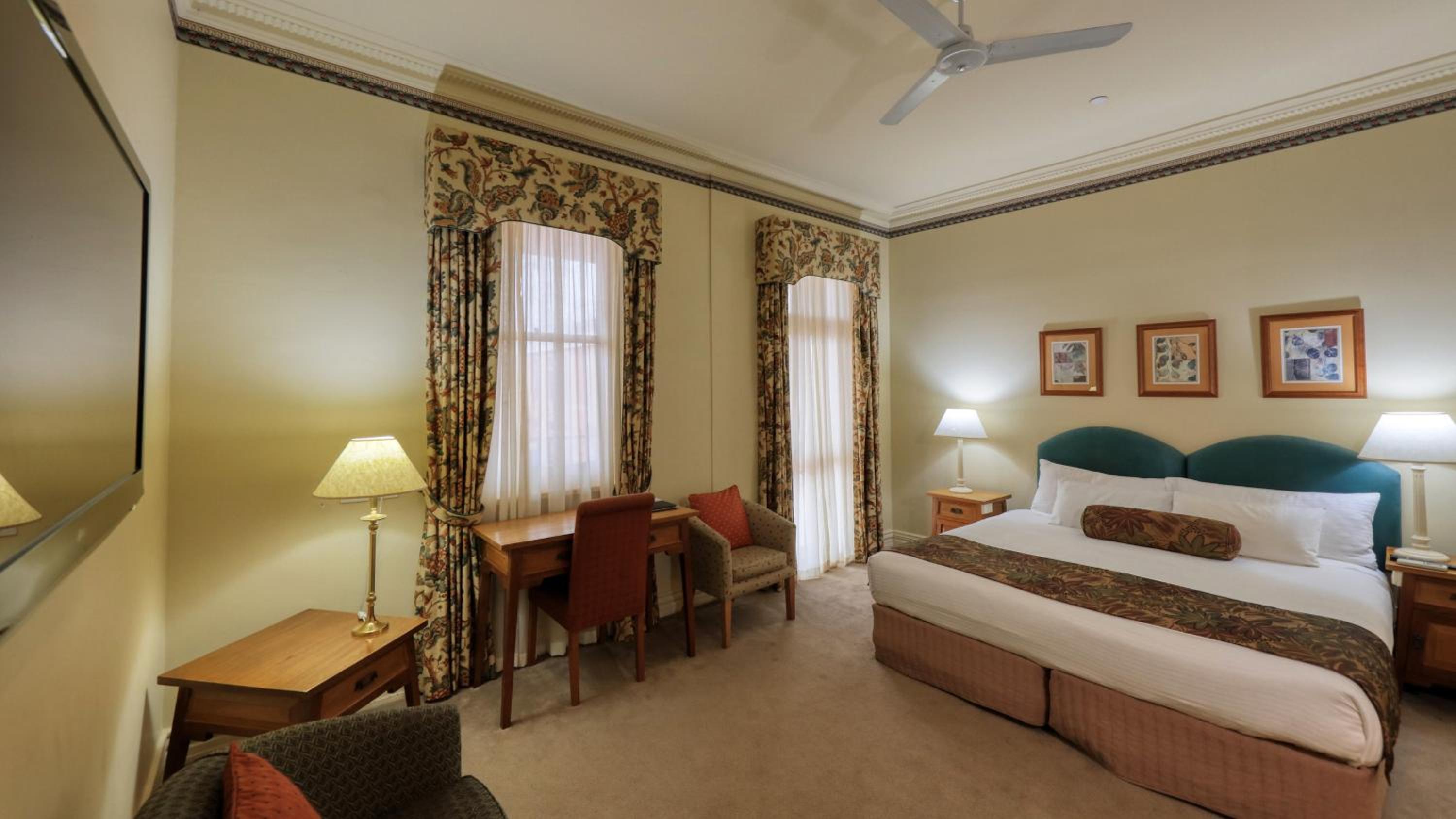 Deluxe Double Room with Balcony - Photo 1