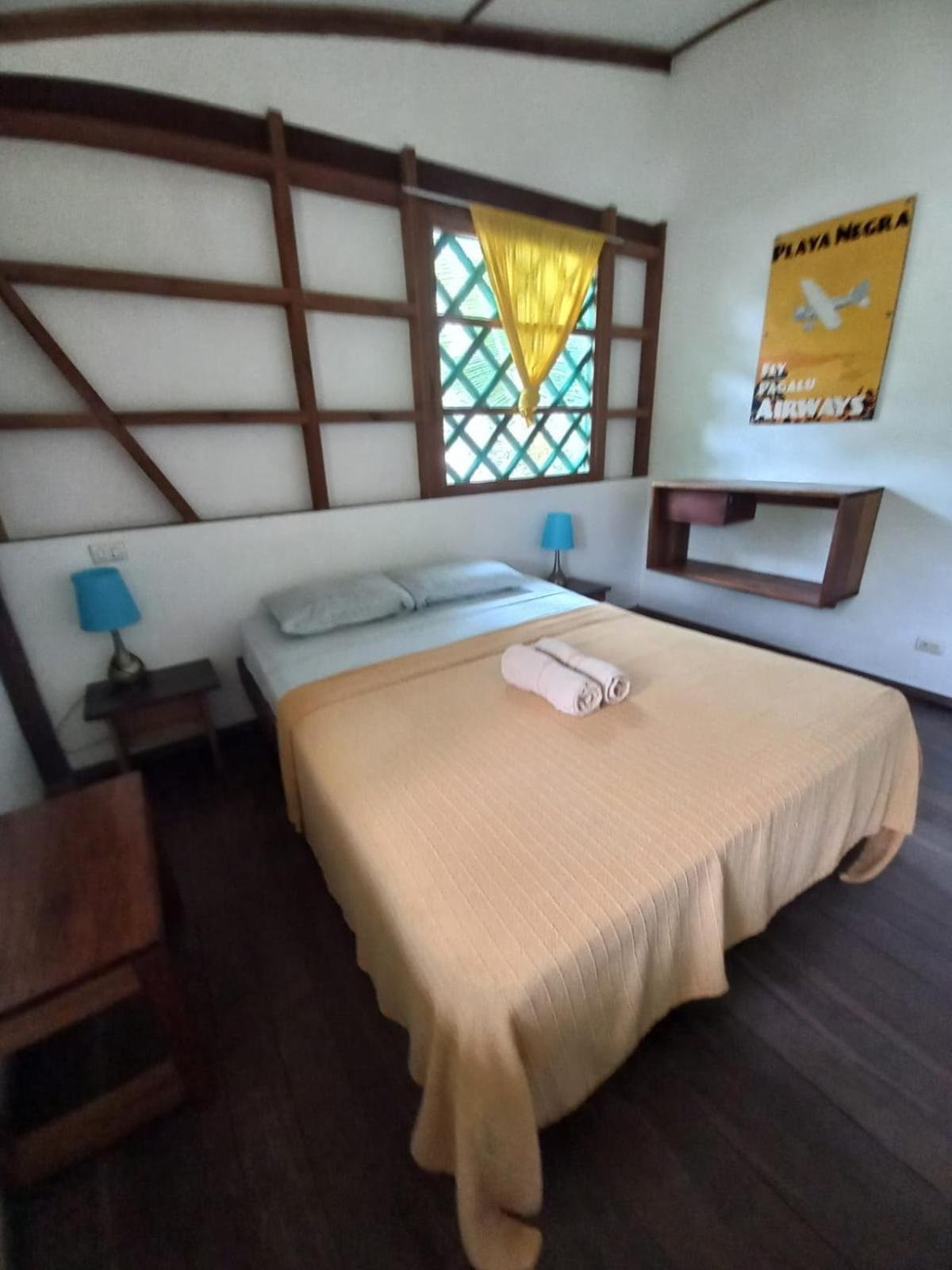 Quarto Duplo com Banheiro Compartilhado